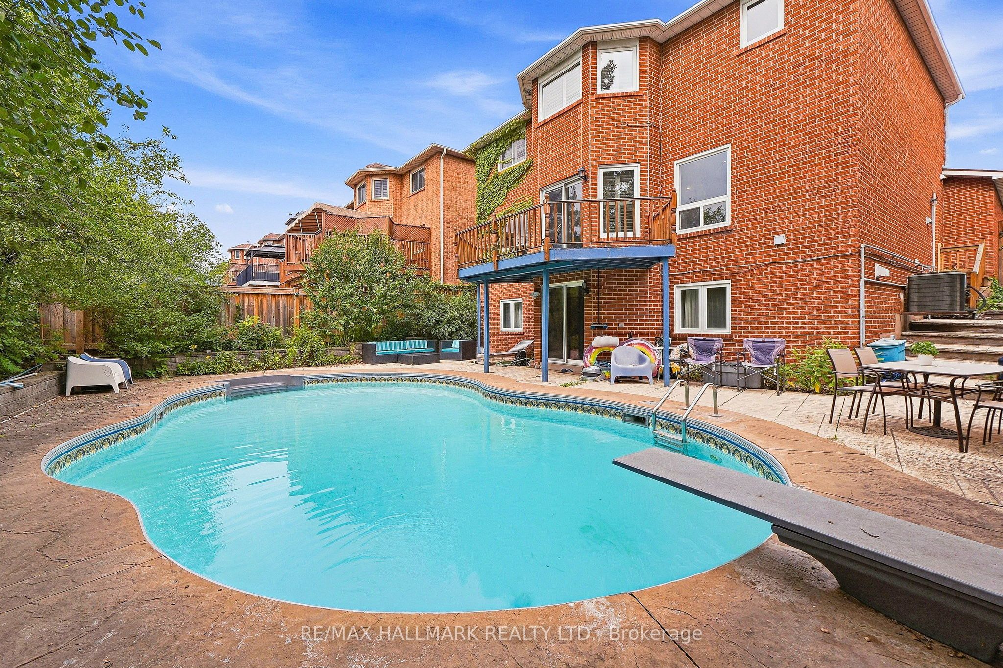 1246 Winterbourne Drive Property Photo 36