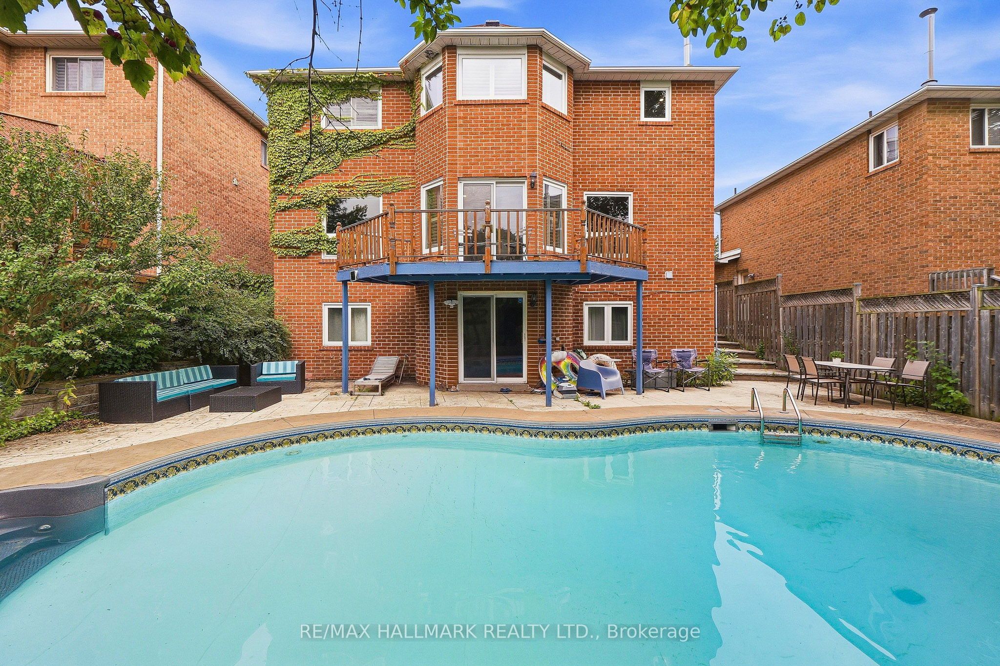 1246 Winterbourne Drive Property Photo 37