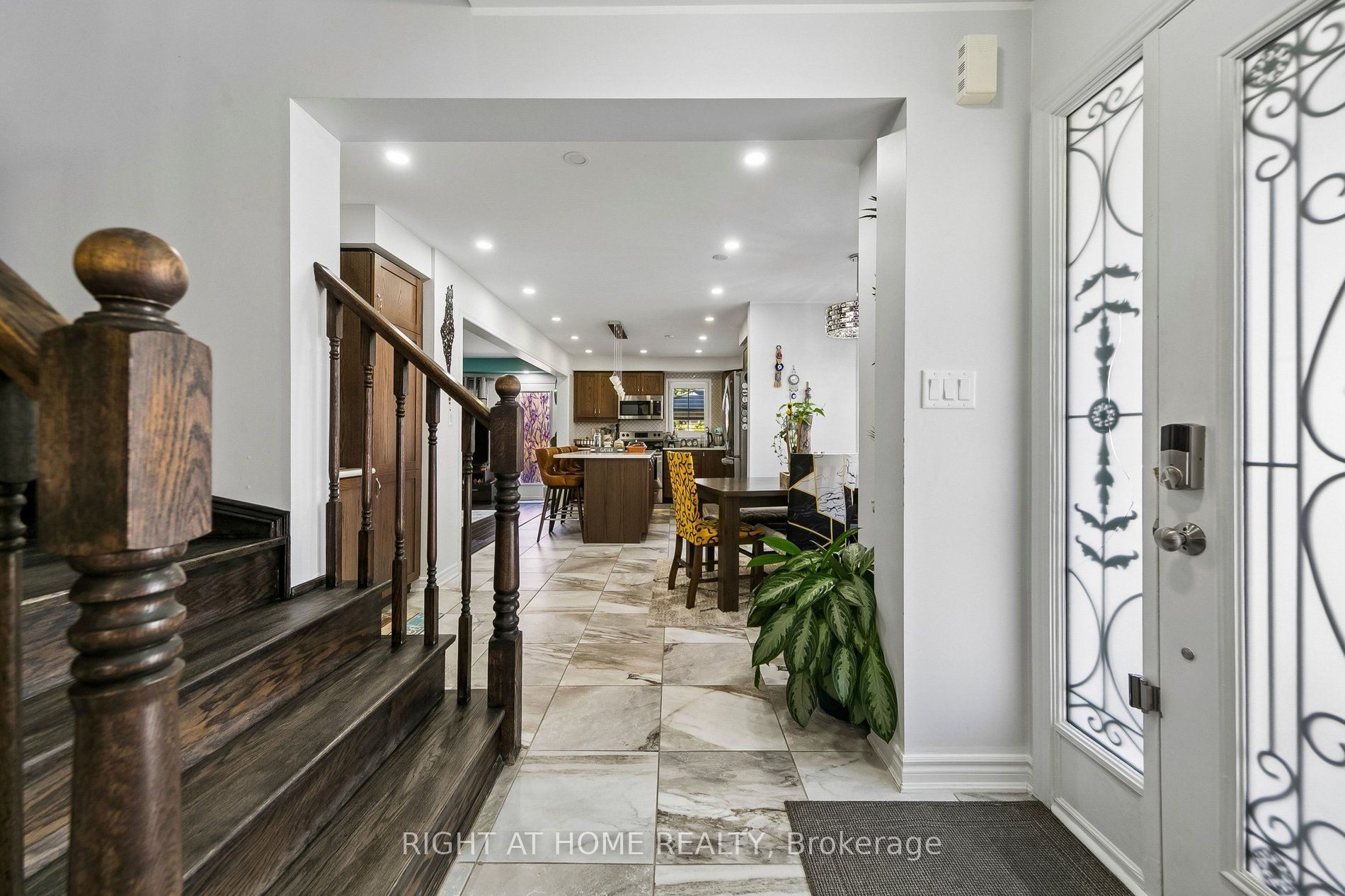 313 Gillett Point Property Photo 11