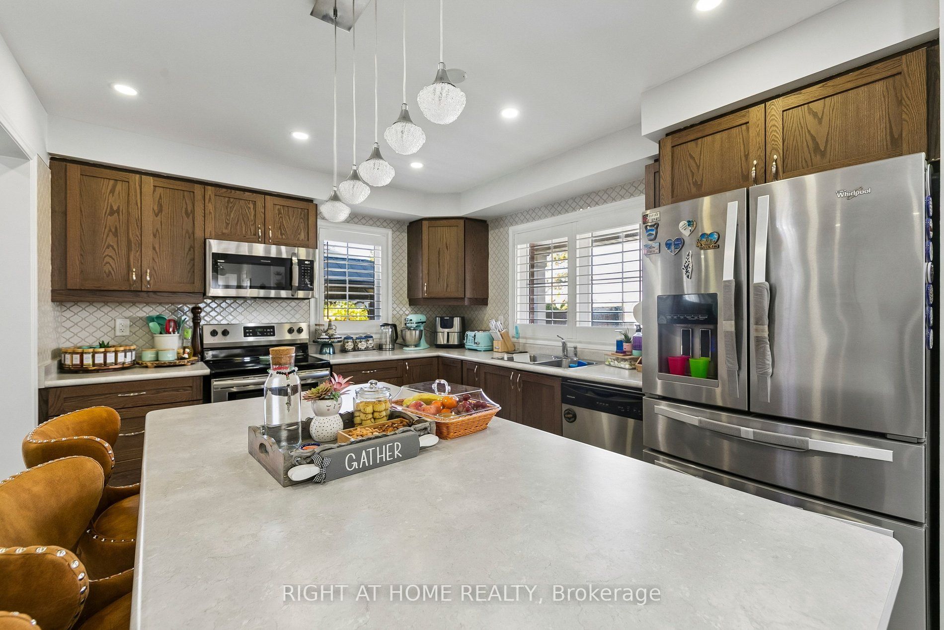313 Gillett Point Property Photo 16