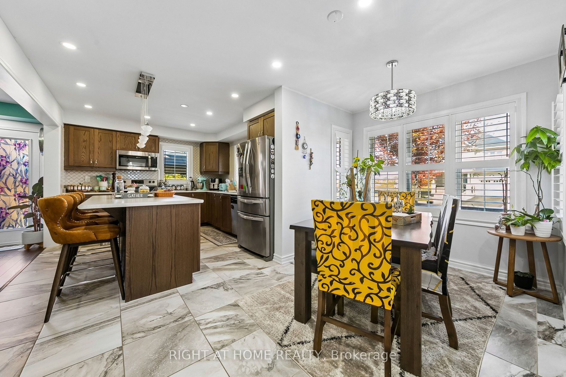 313 Gillett Point Property Photo 18