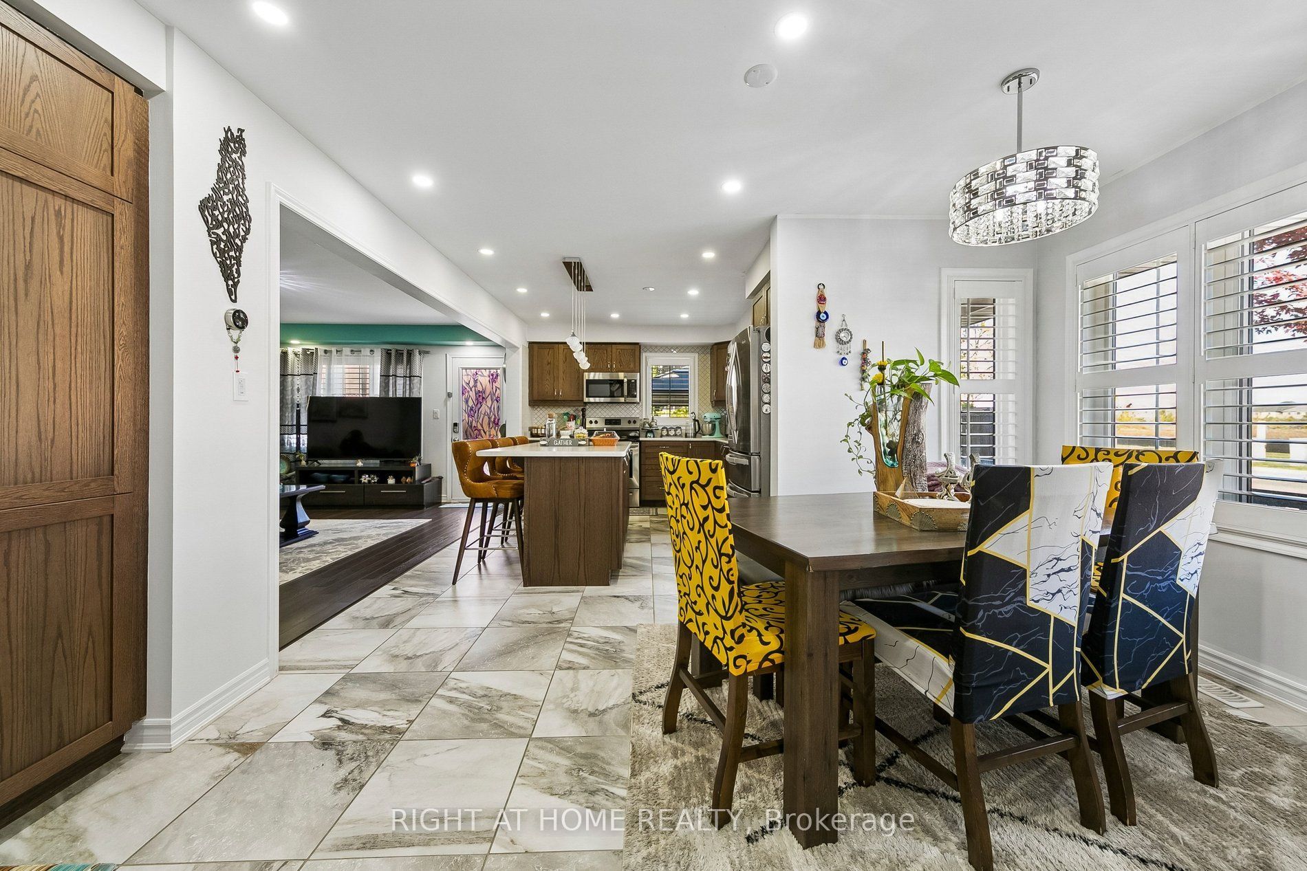 313 Gillett Point Property Photo 19