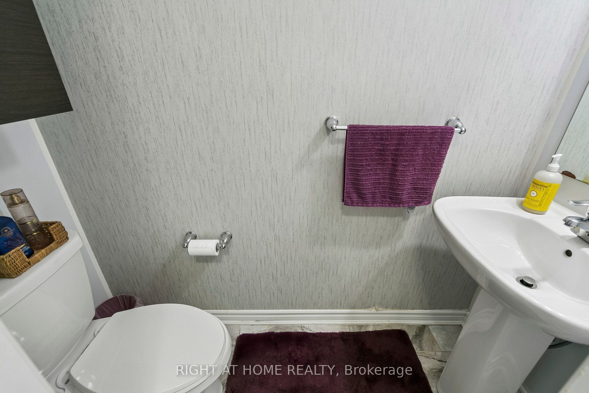 313 Gillett Point Property Photo 22