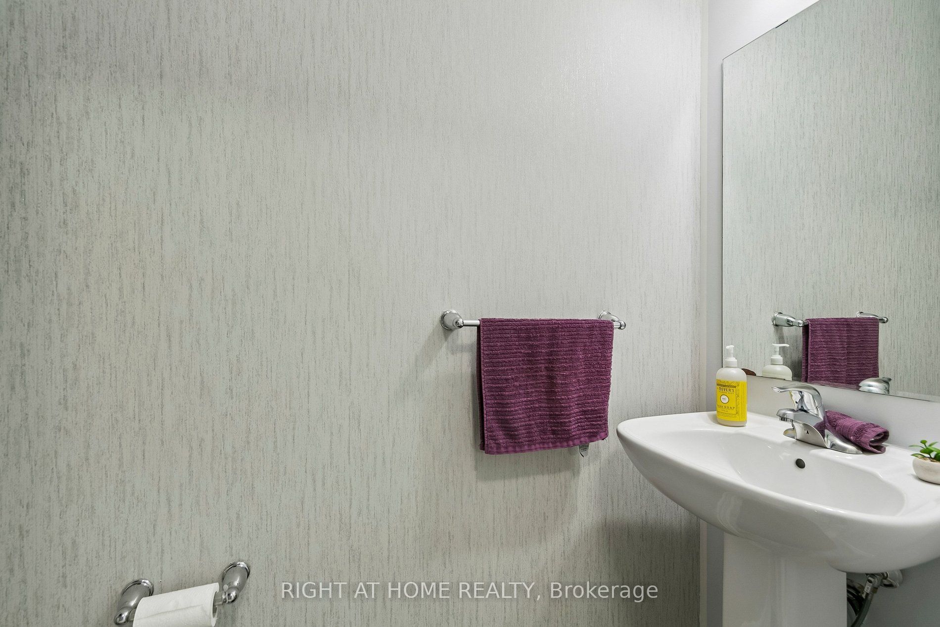 313 Gillett Point Property Photo 23