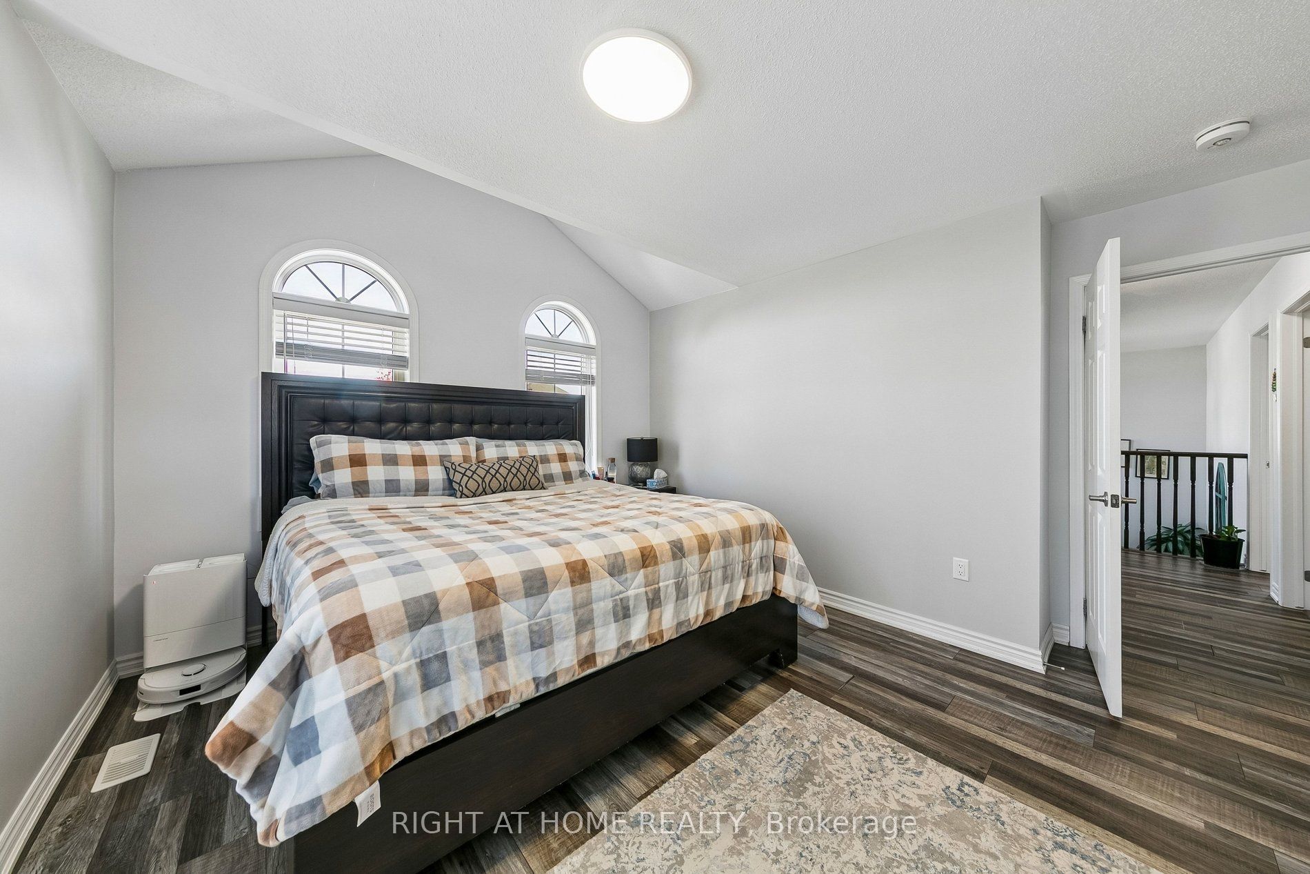 313 Gillett Point Property Photo 26
