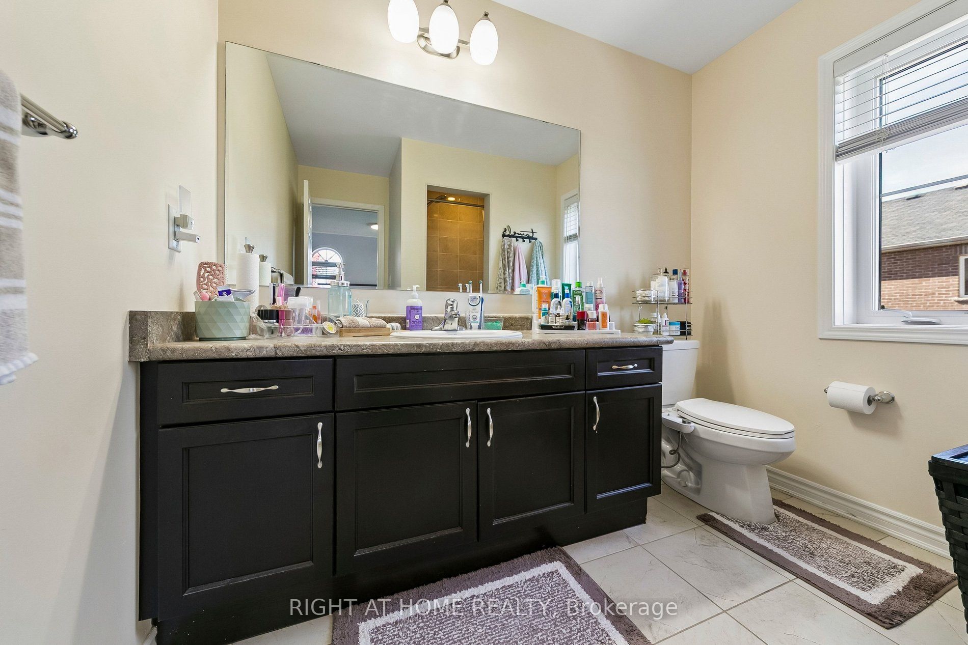 313 Gillett Point Property Photo 28