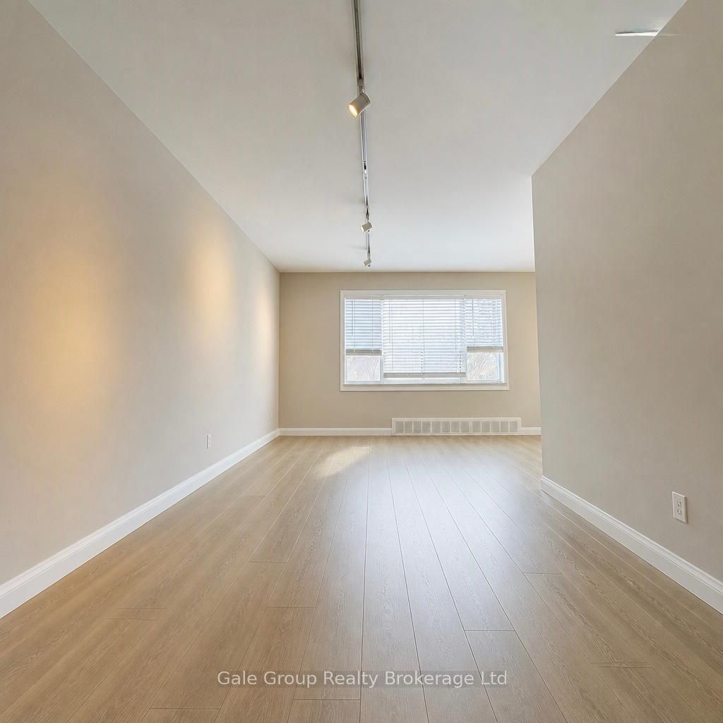 25 Paisley Boulevard E Unit-6 Property Photo 4