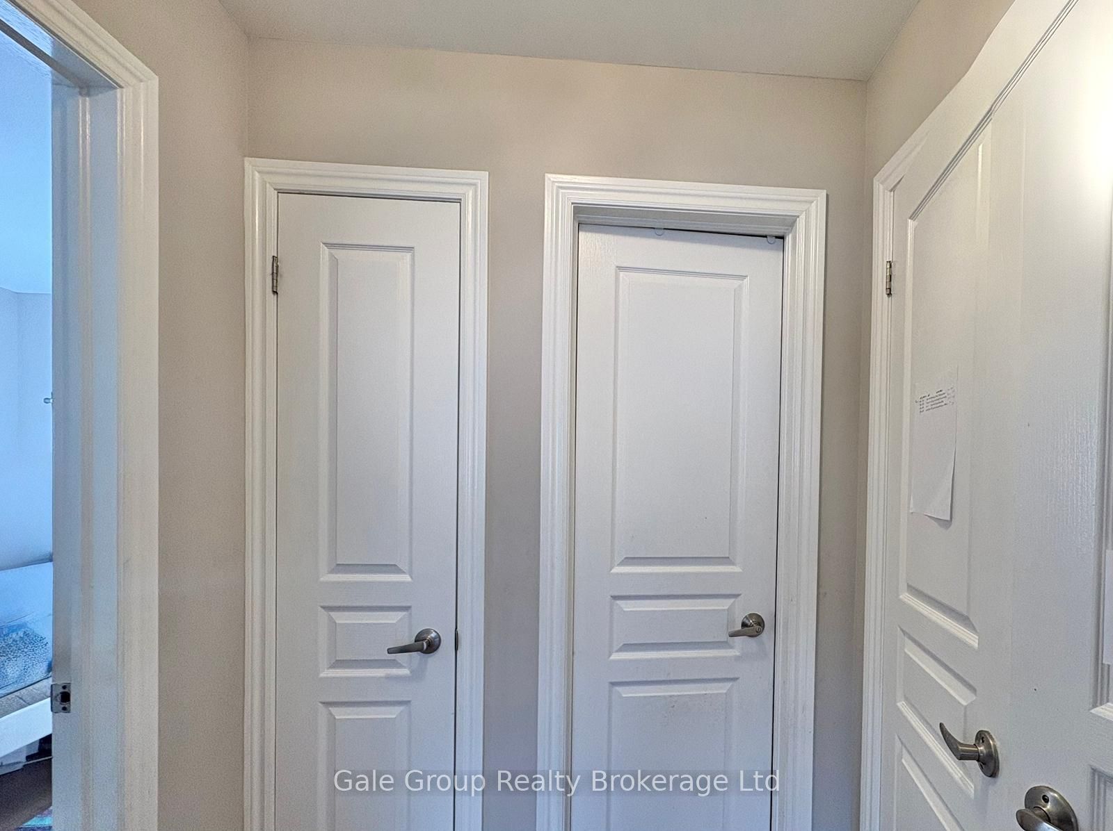25 Paisley Boulevard E Unit-6 Property Photo 8