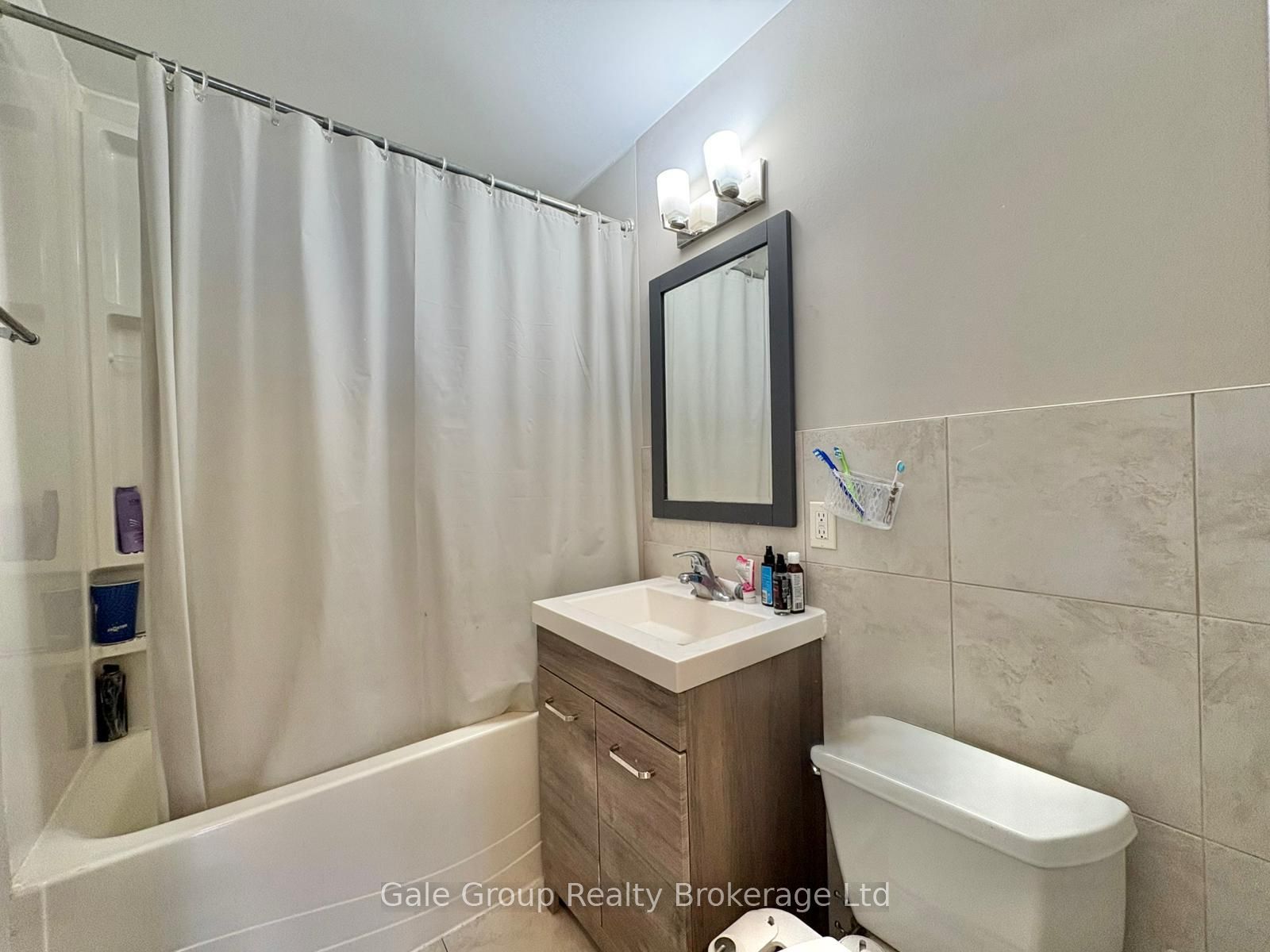 25 Paisley Boulevard E Unit-6 Property Photo 9