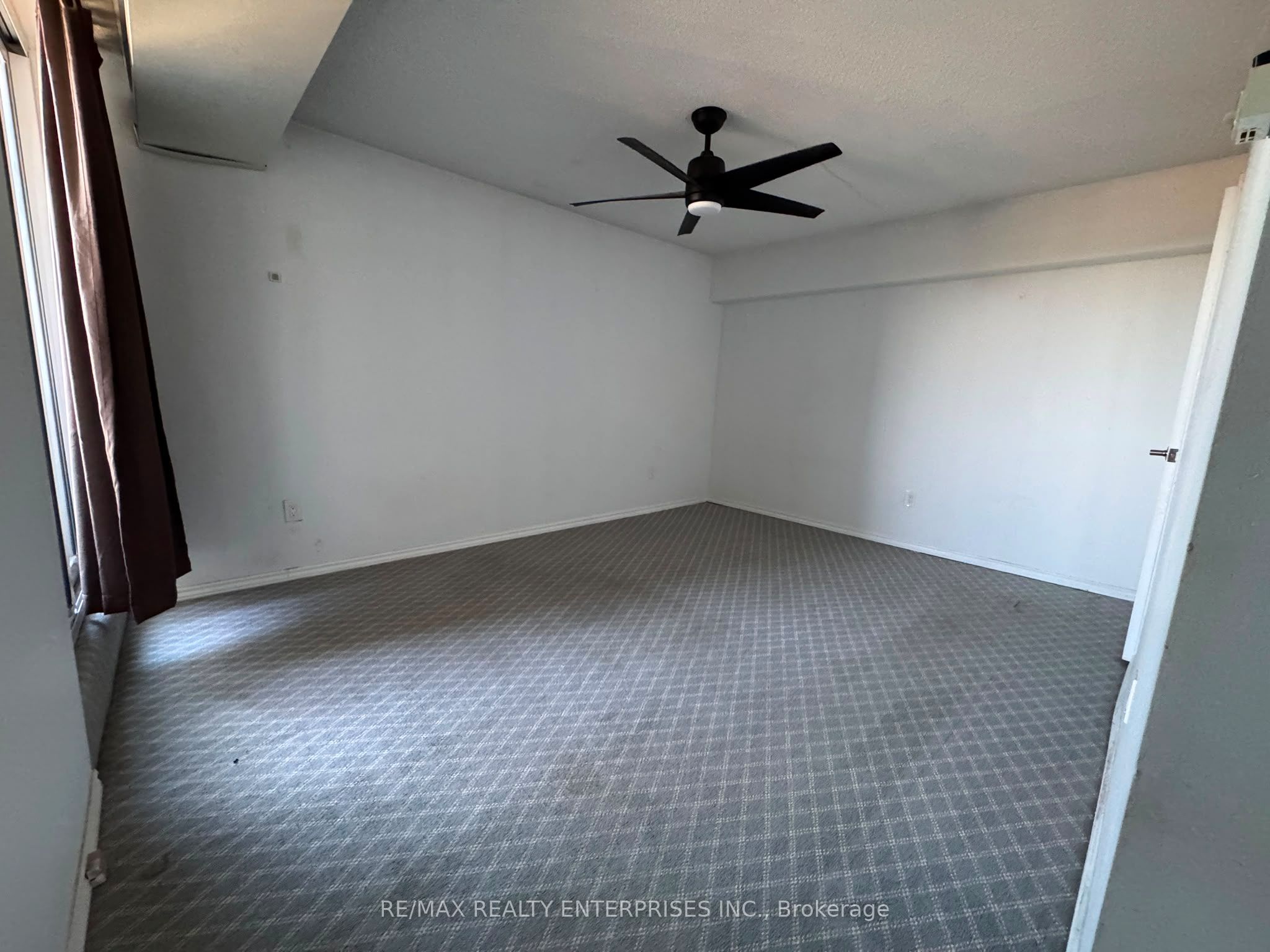 3100 Kirwin Avenue 2702 Property Photo 8
