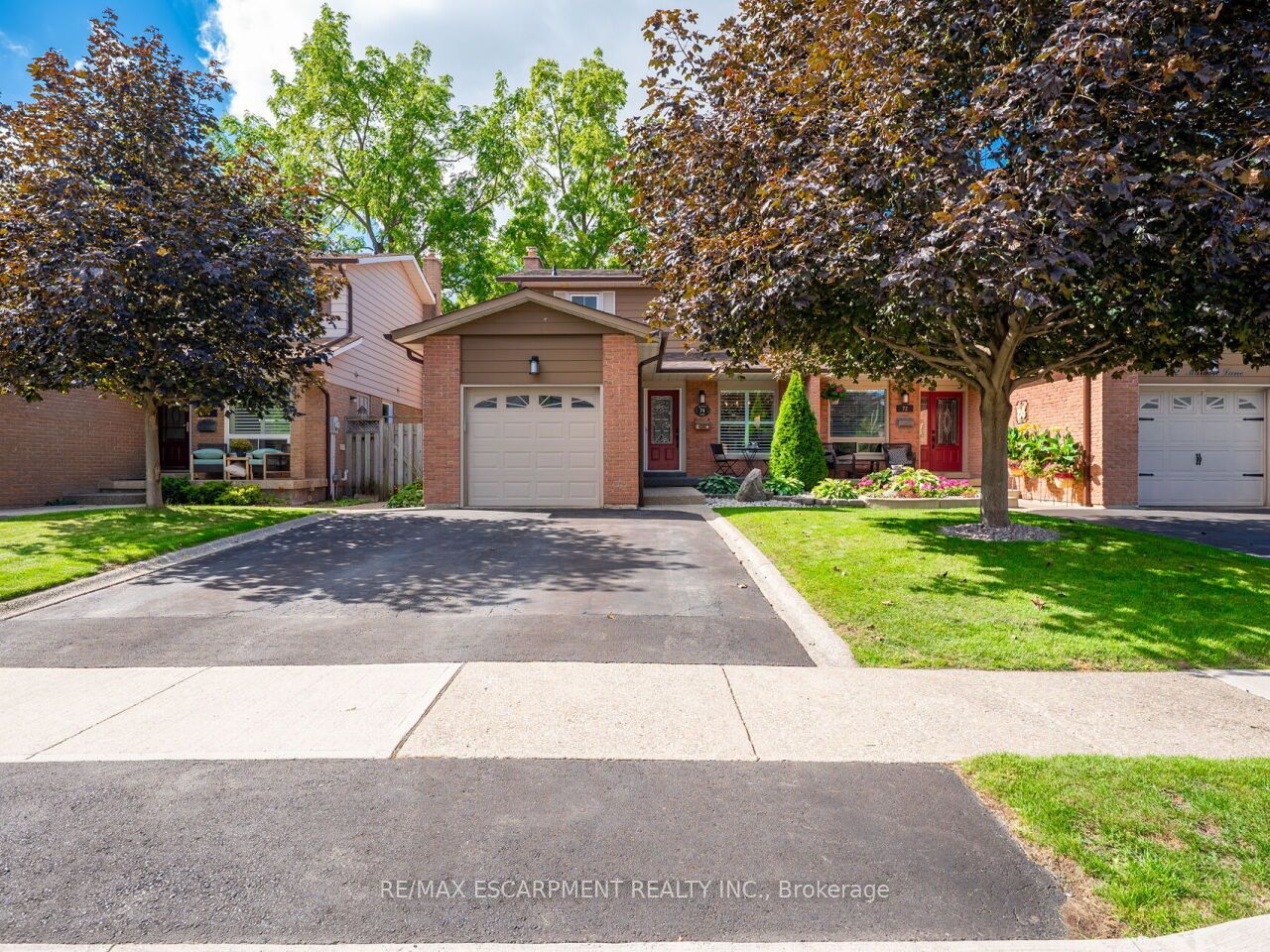 74 Maiden Lane Property Photo 3