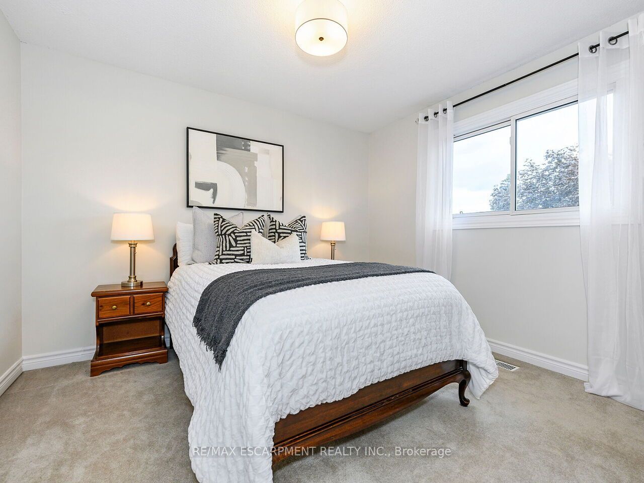 74 Maiden Lane Property Photo 30