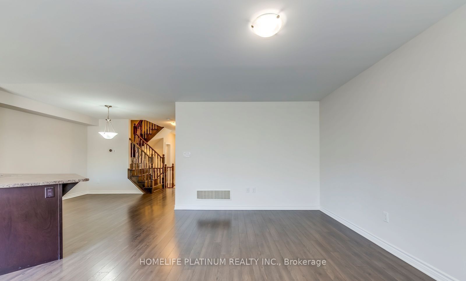 1682 Copeland Circle Property Photo 4