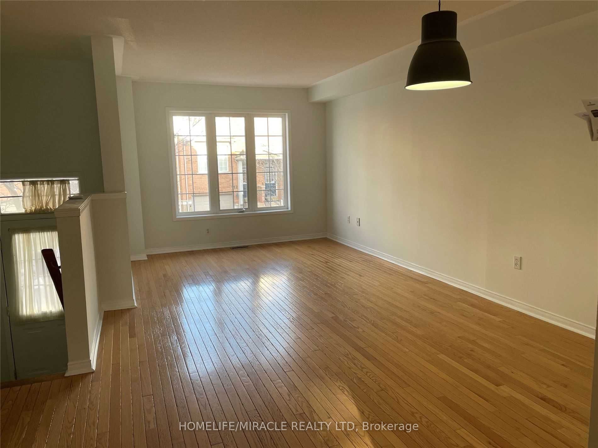 5055 Heatherleigh Avenue 9 Property Photo 2