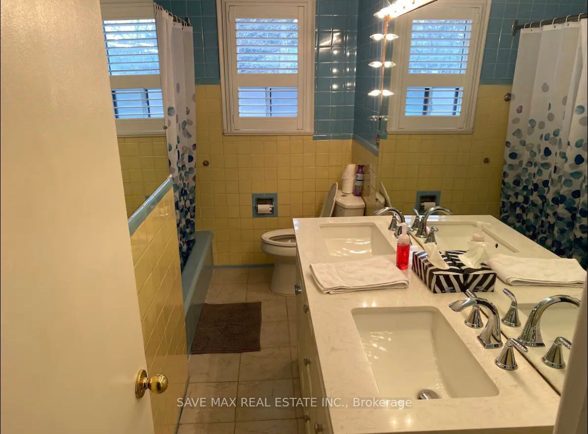 561 Weir Avenue Property Photo 8