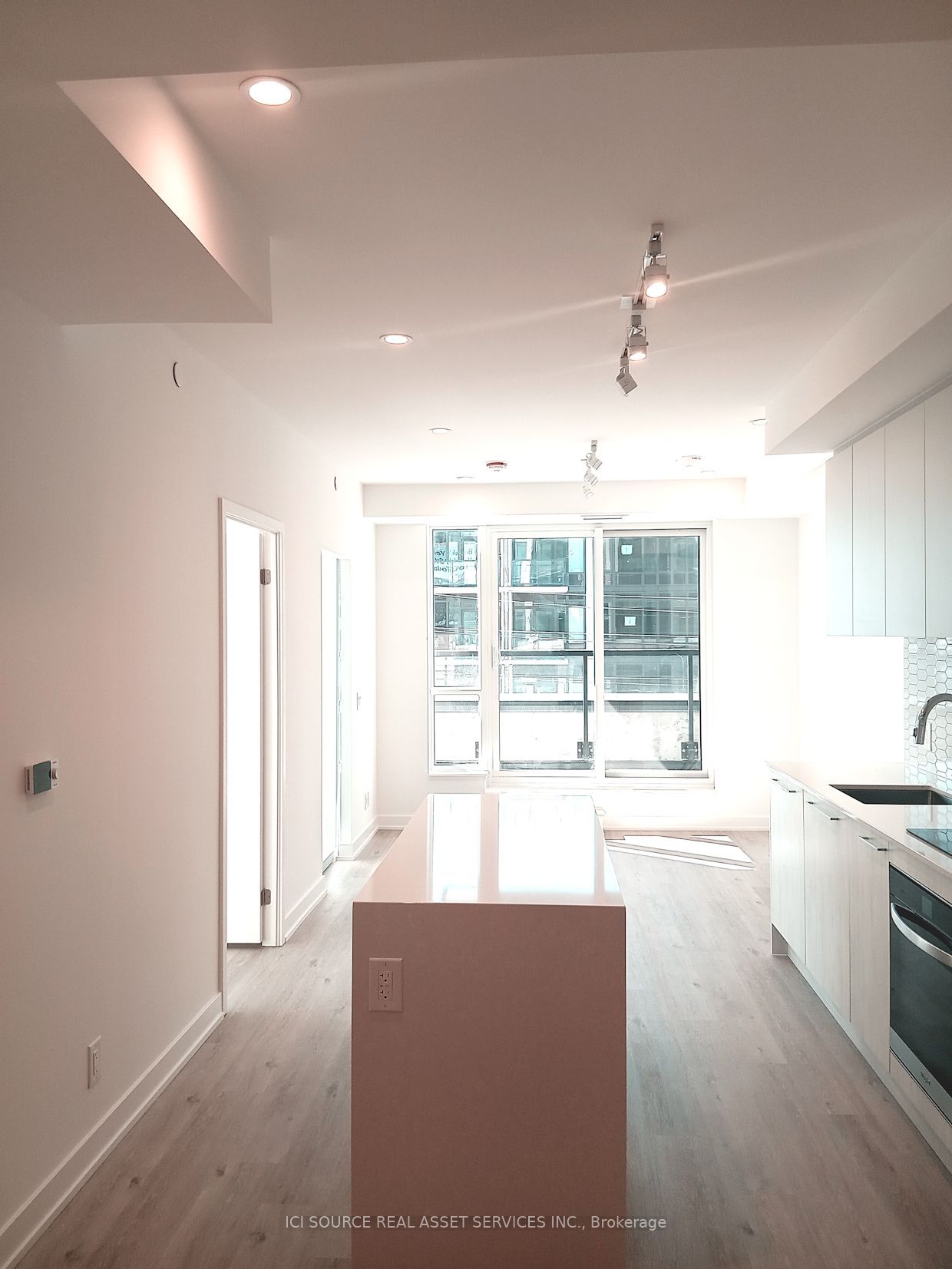 1381 Lakeshore Road E 525 Property Photo 10