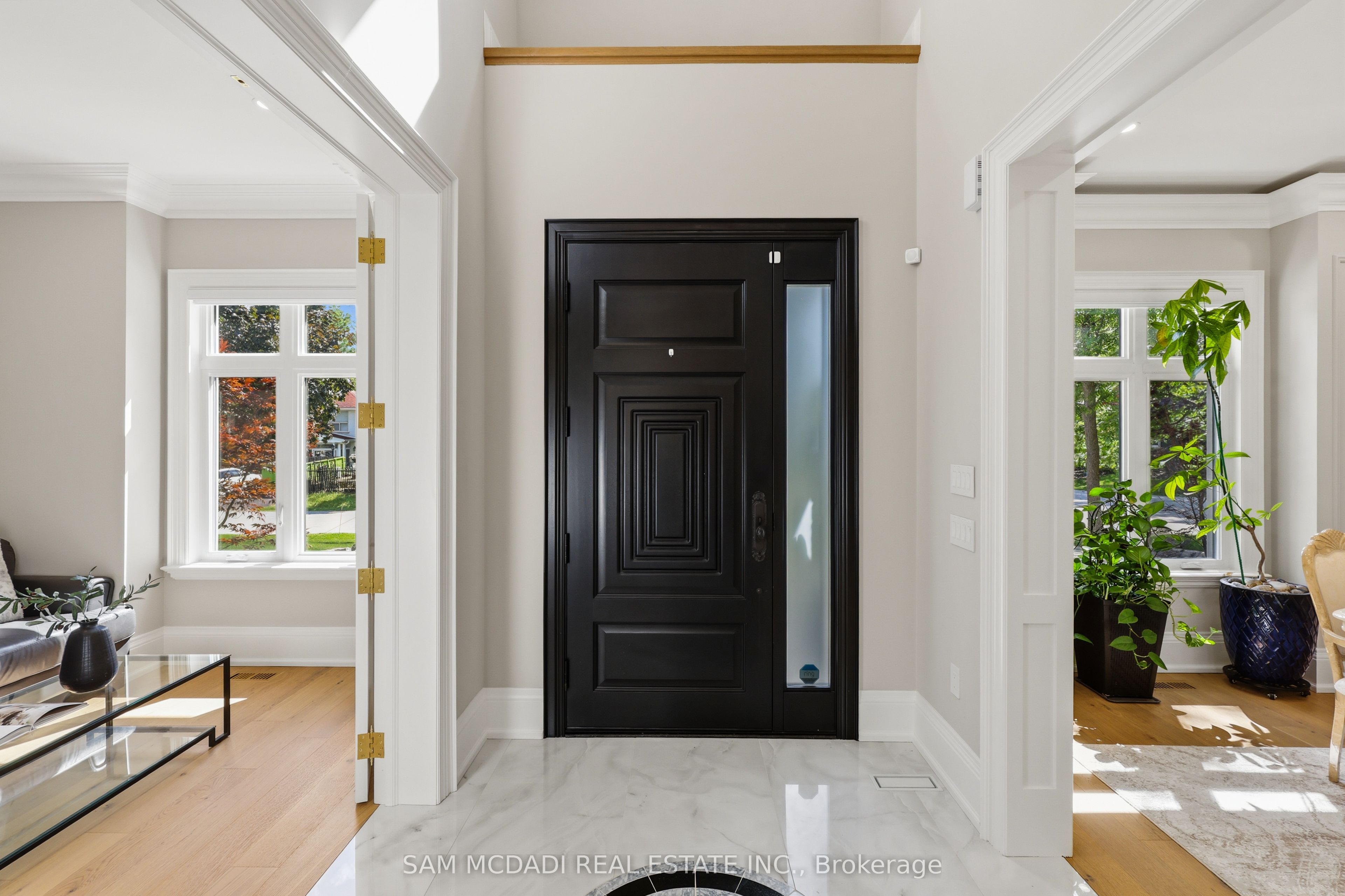 403 Willis Drive Property Photo 4