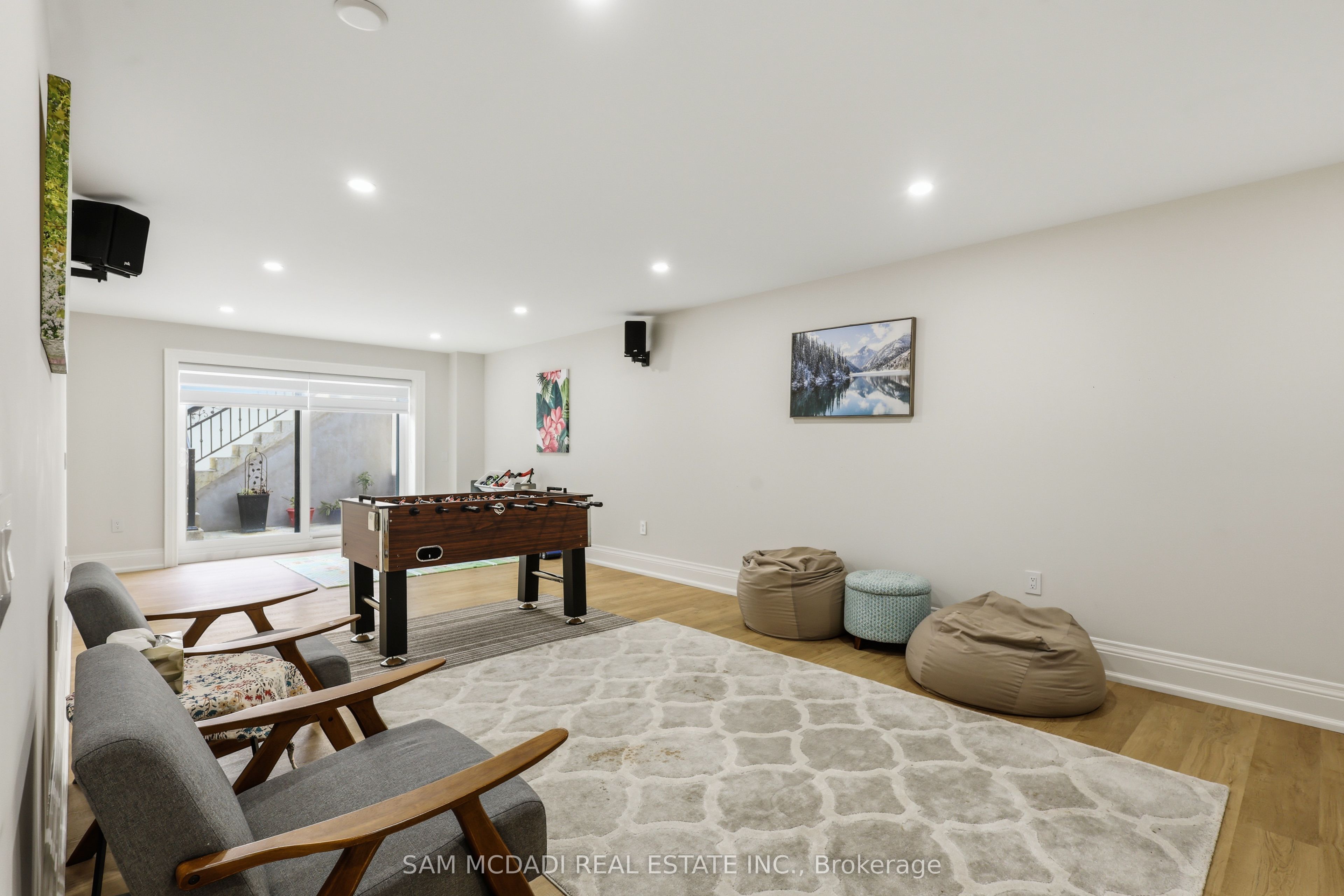403 Willis Drive Property Photo 32