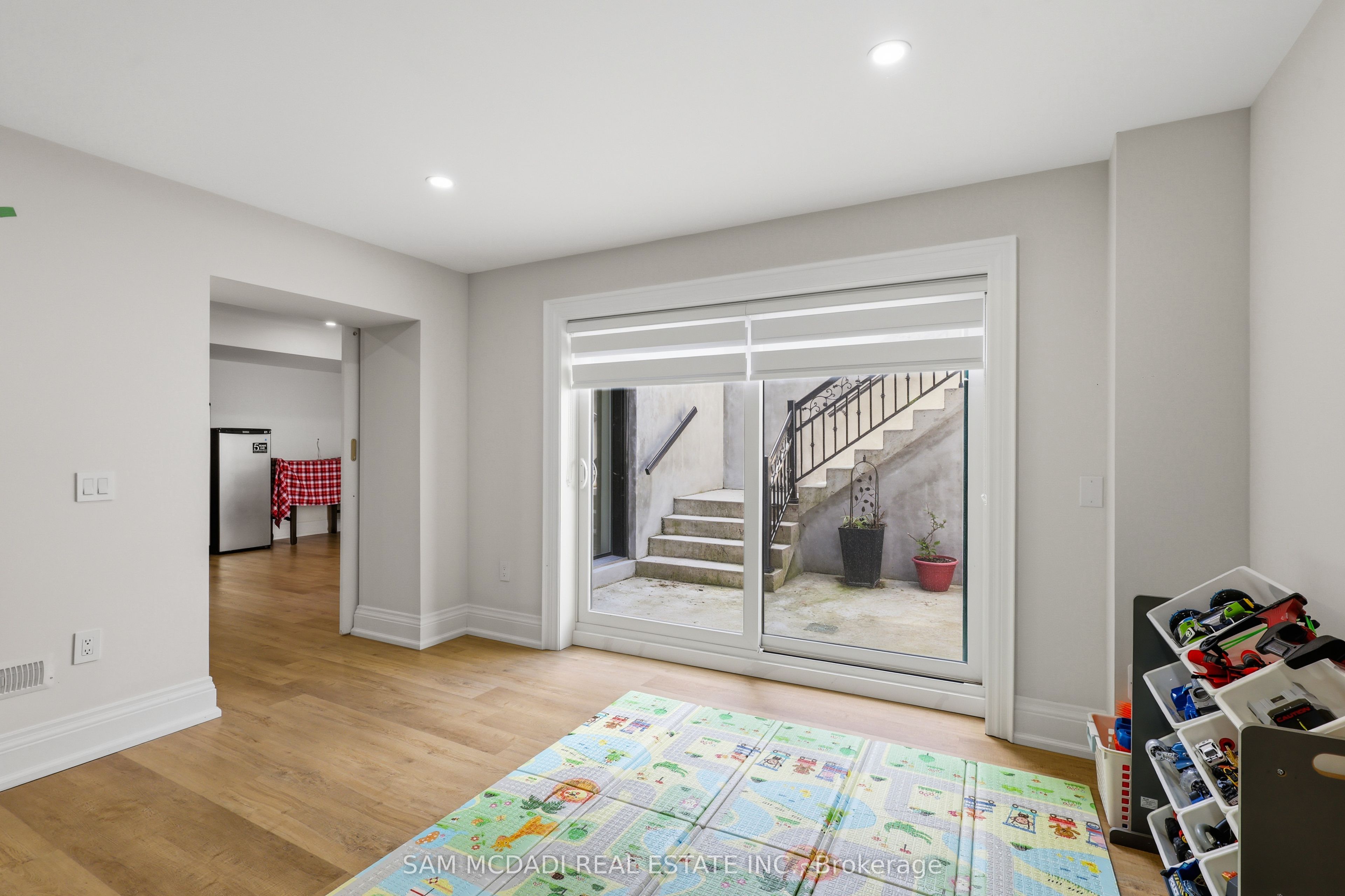 403 Willis Drive Property Photo 33
