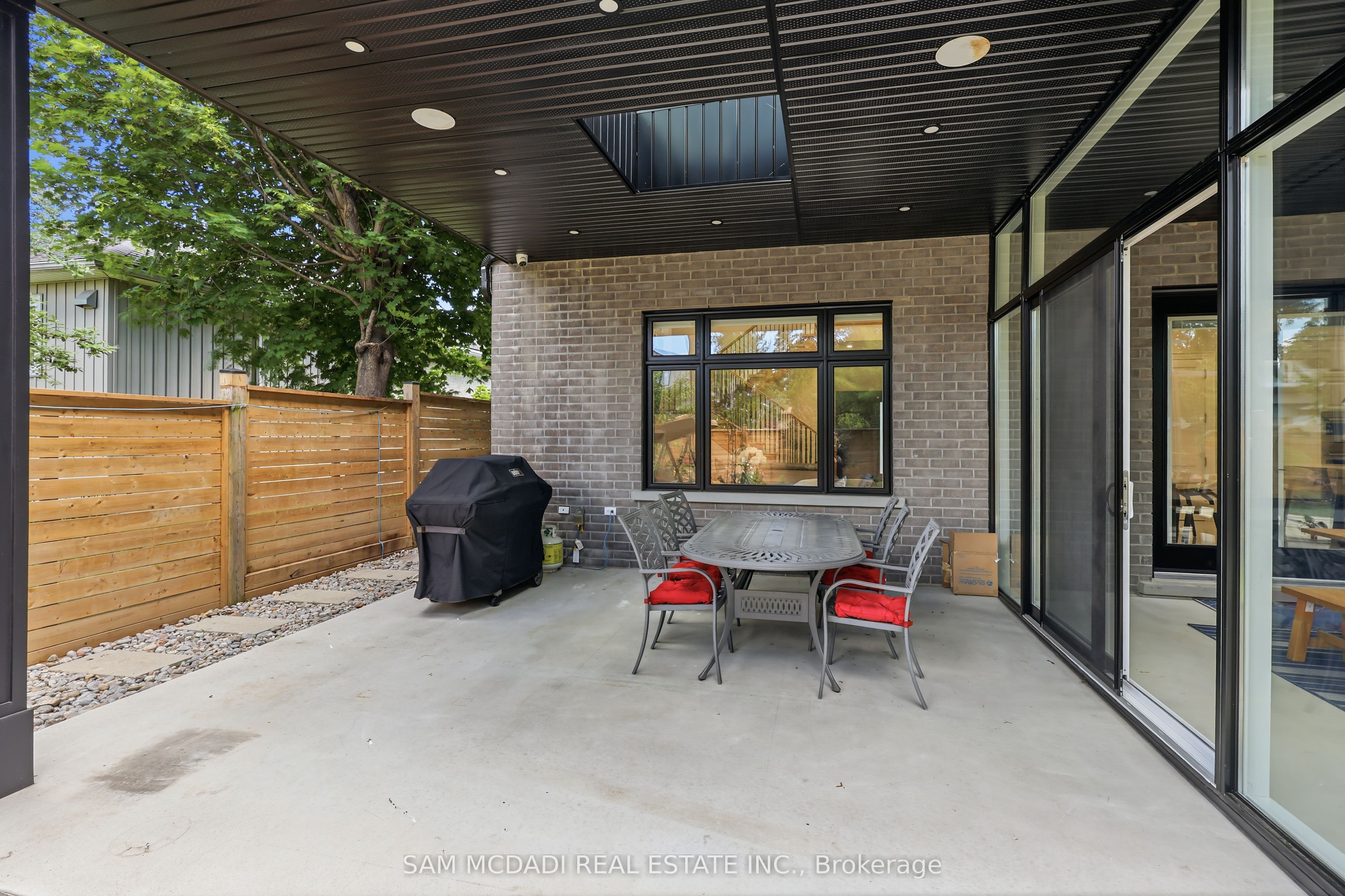 403 Willis Drive Property Photo 43