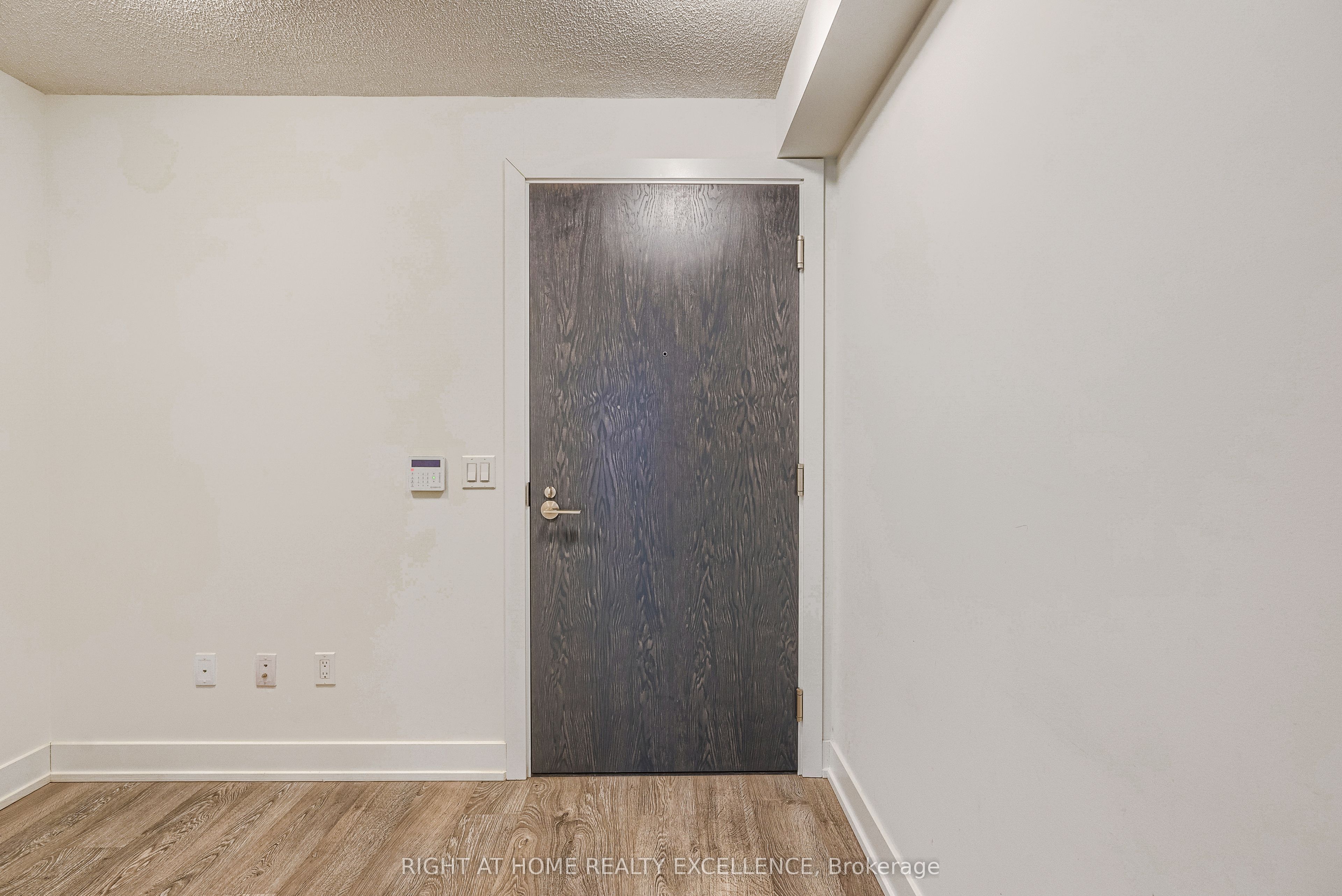 9 Mabelle Avenue 2420 Property Photo 6