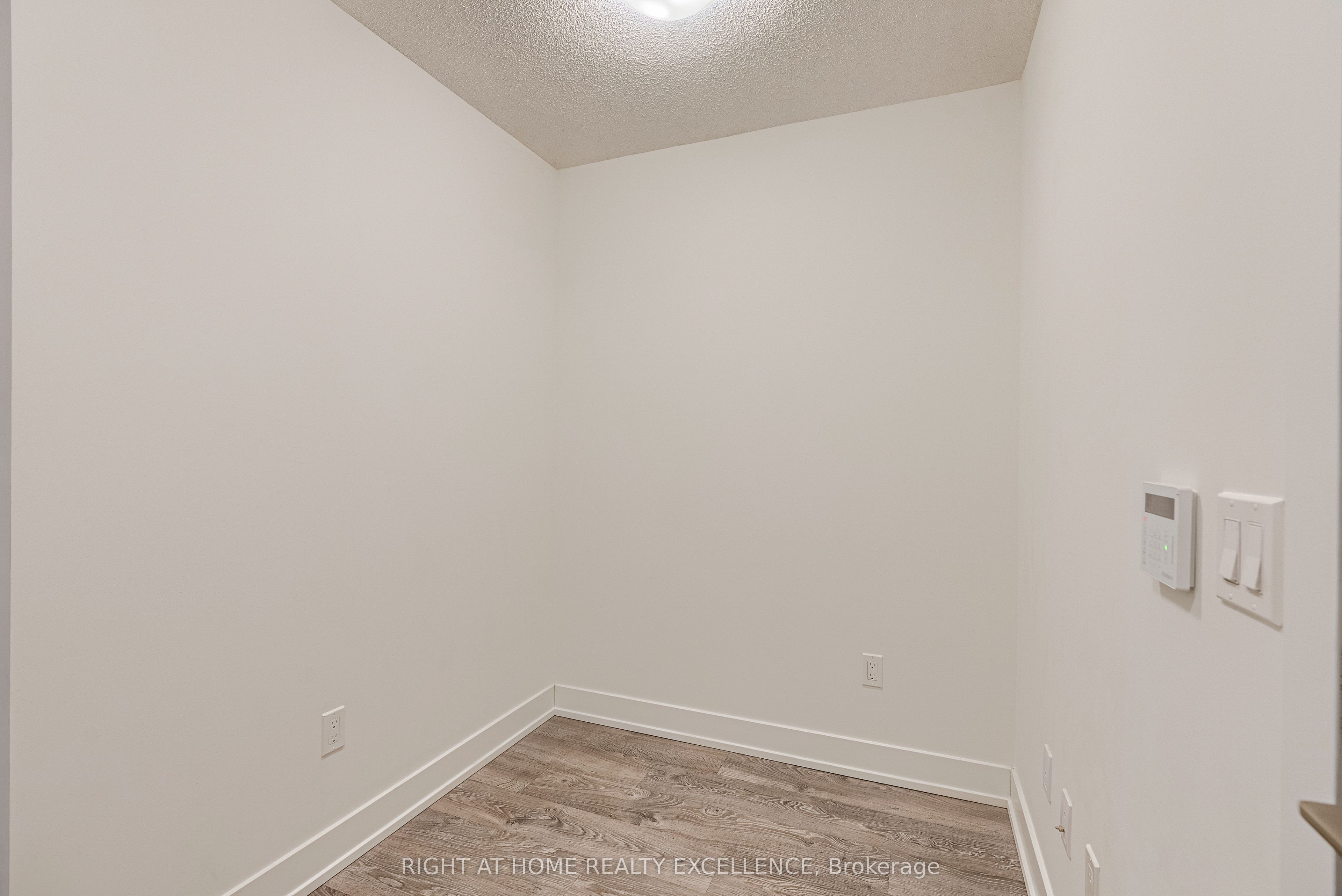 9 Mabelle Avenue 2420 Property Photo 7