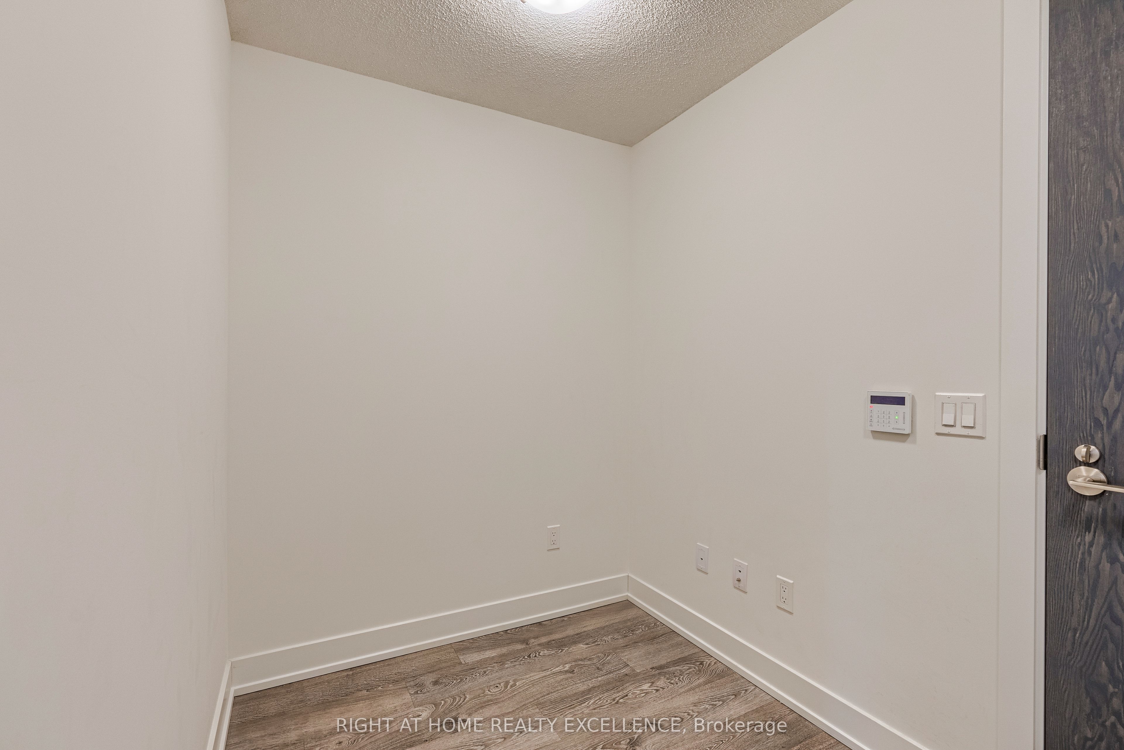 9 Mabelle Avenue 2420 Property Photo 8