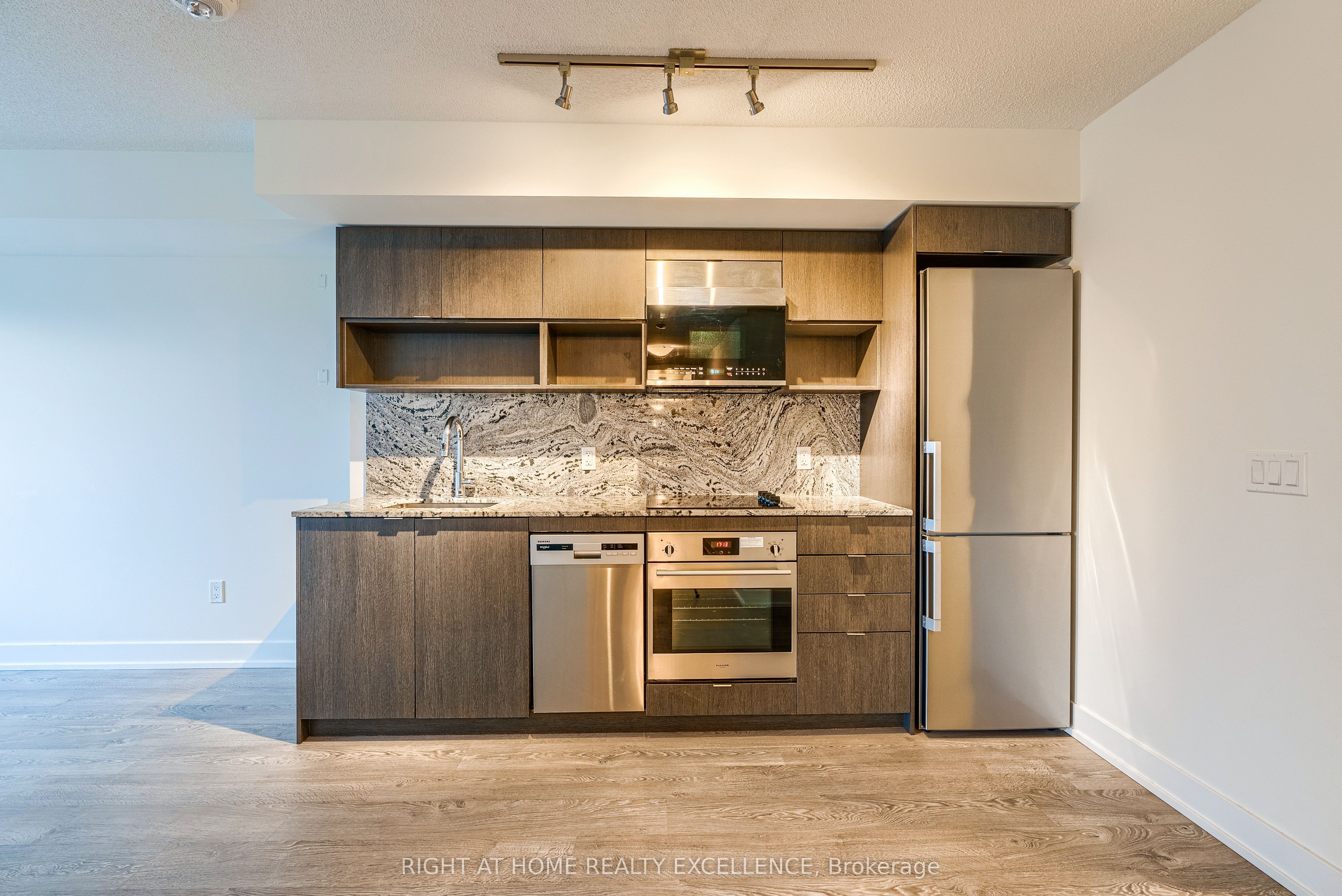 9 Mabelle Avenue 2420 Property Photo 10