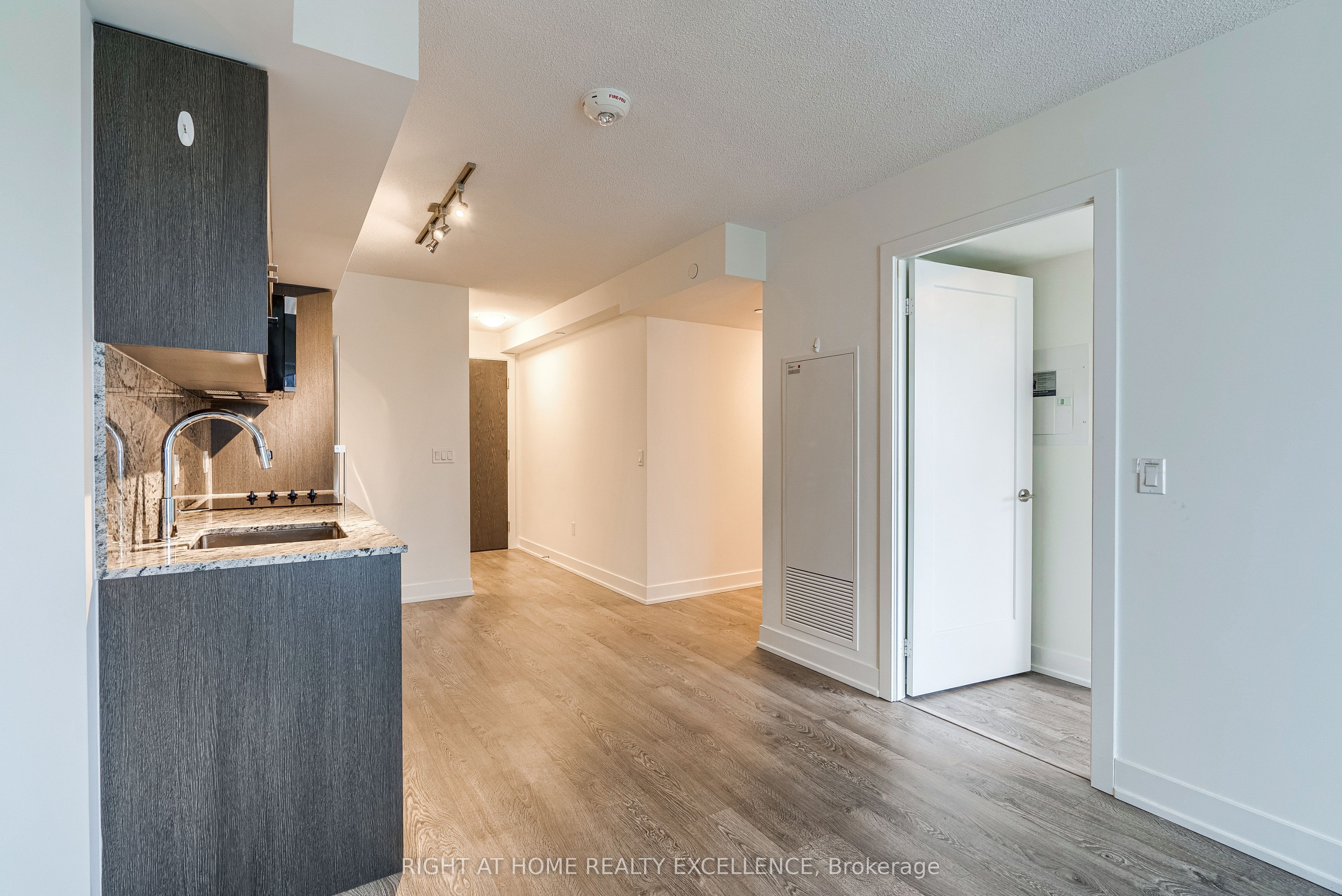 9 Mabelle Avenue 2420 Property Photo 13