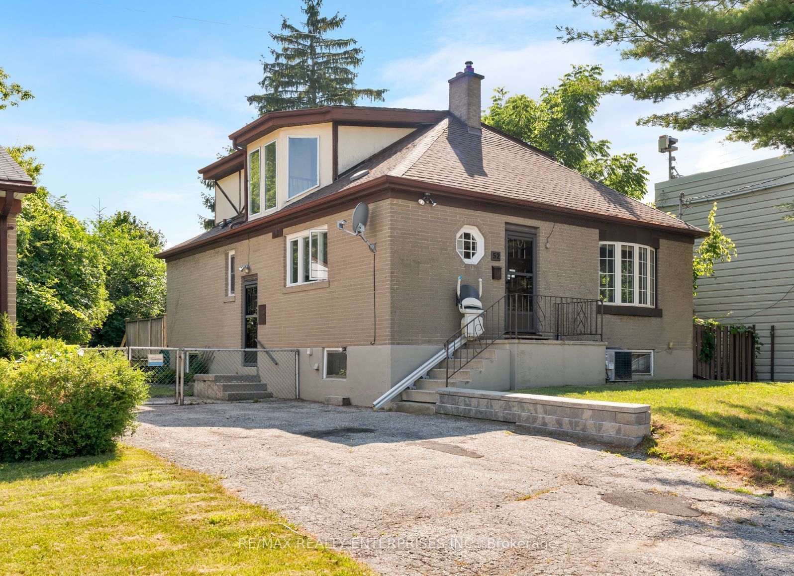 52 Briarwood Avenue Property Photo 2