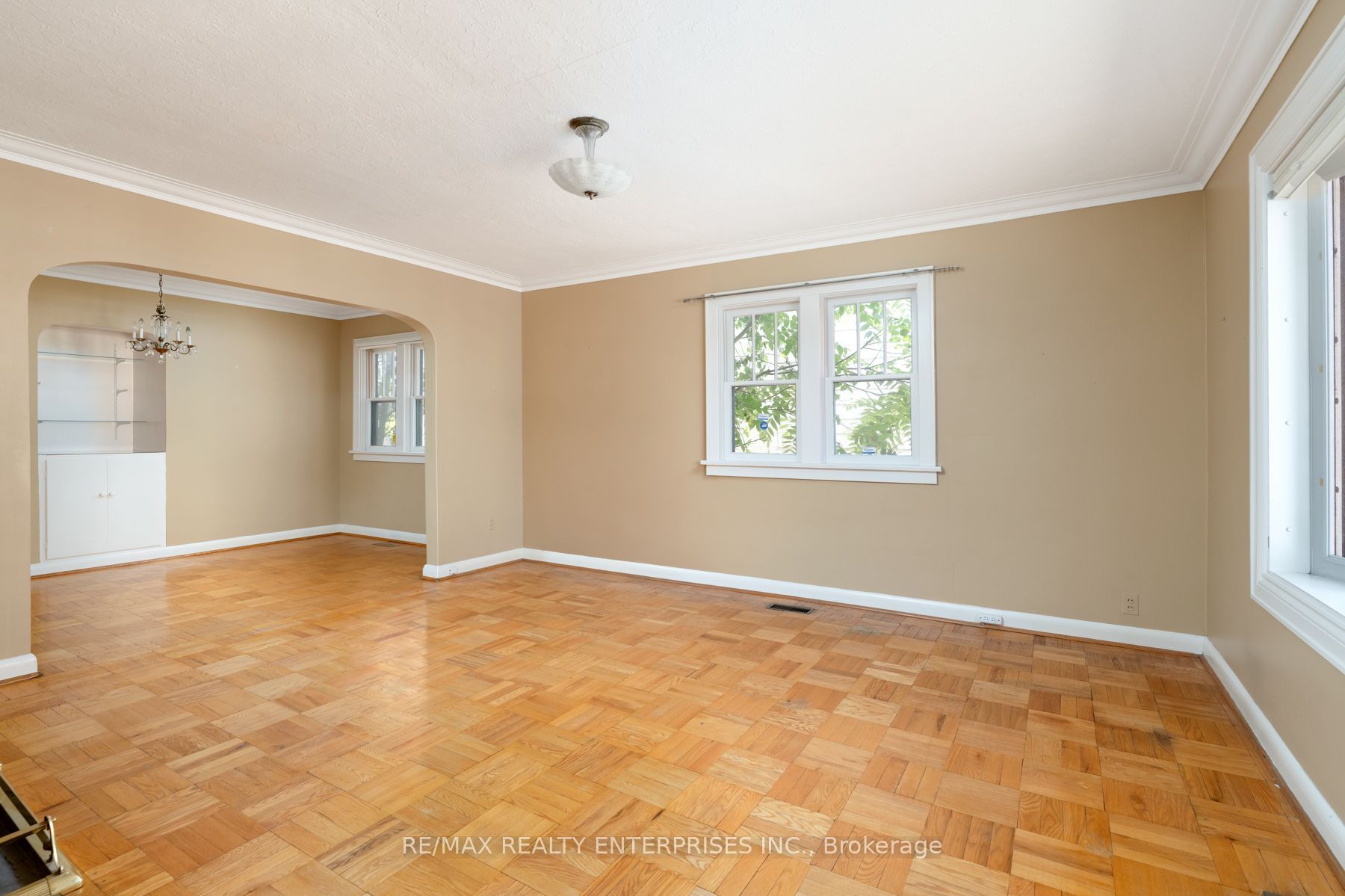 52 Briarwood Avenue Property Photo 6