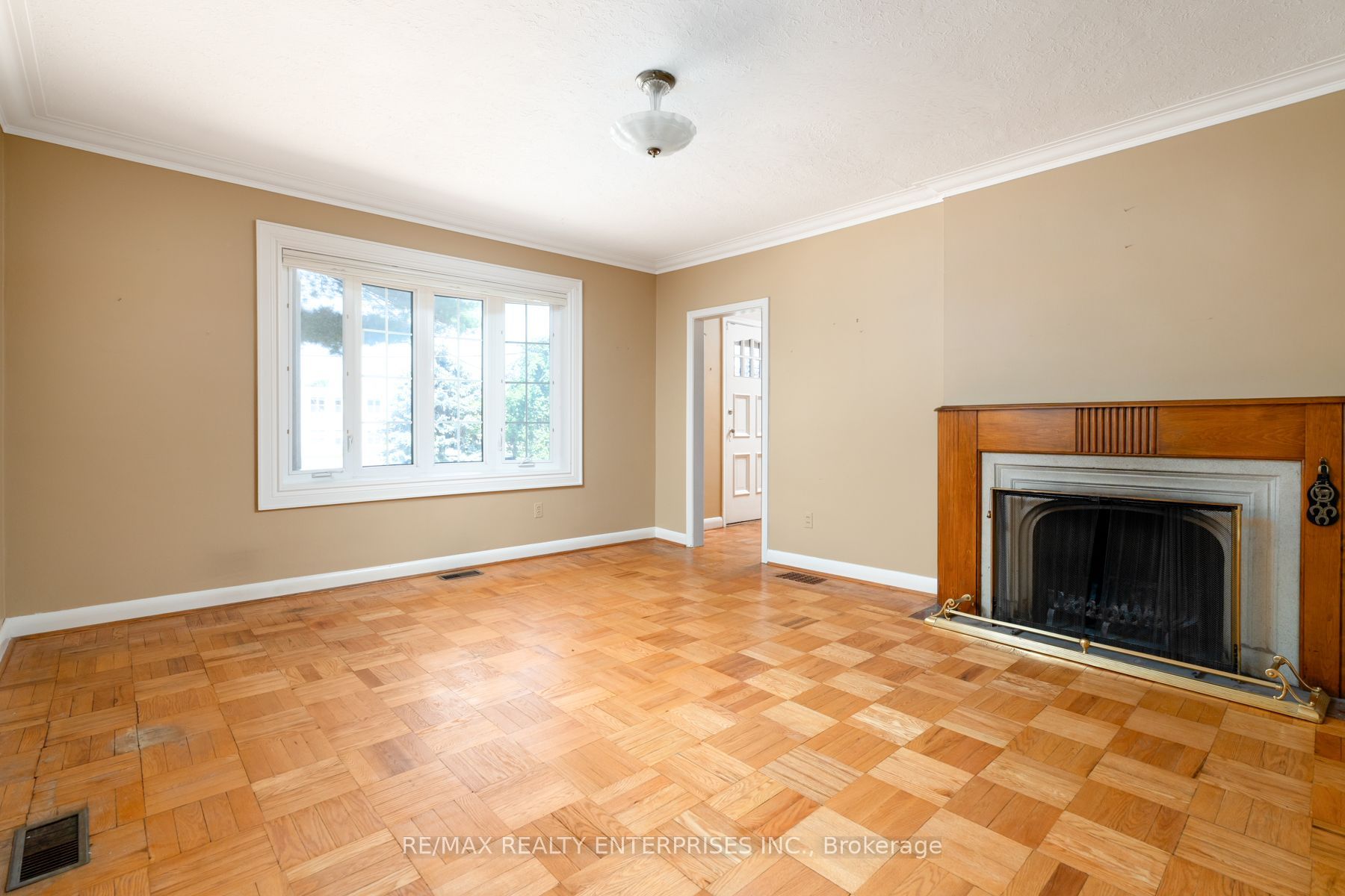 52 Briarwood Avenue Property Photo 9
