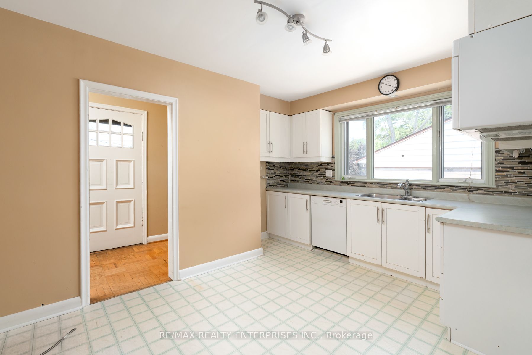 52 Briarwood Avenue Property Photo 12