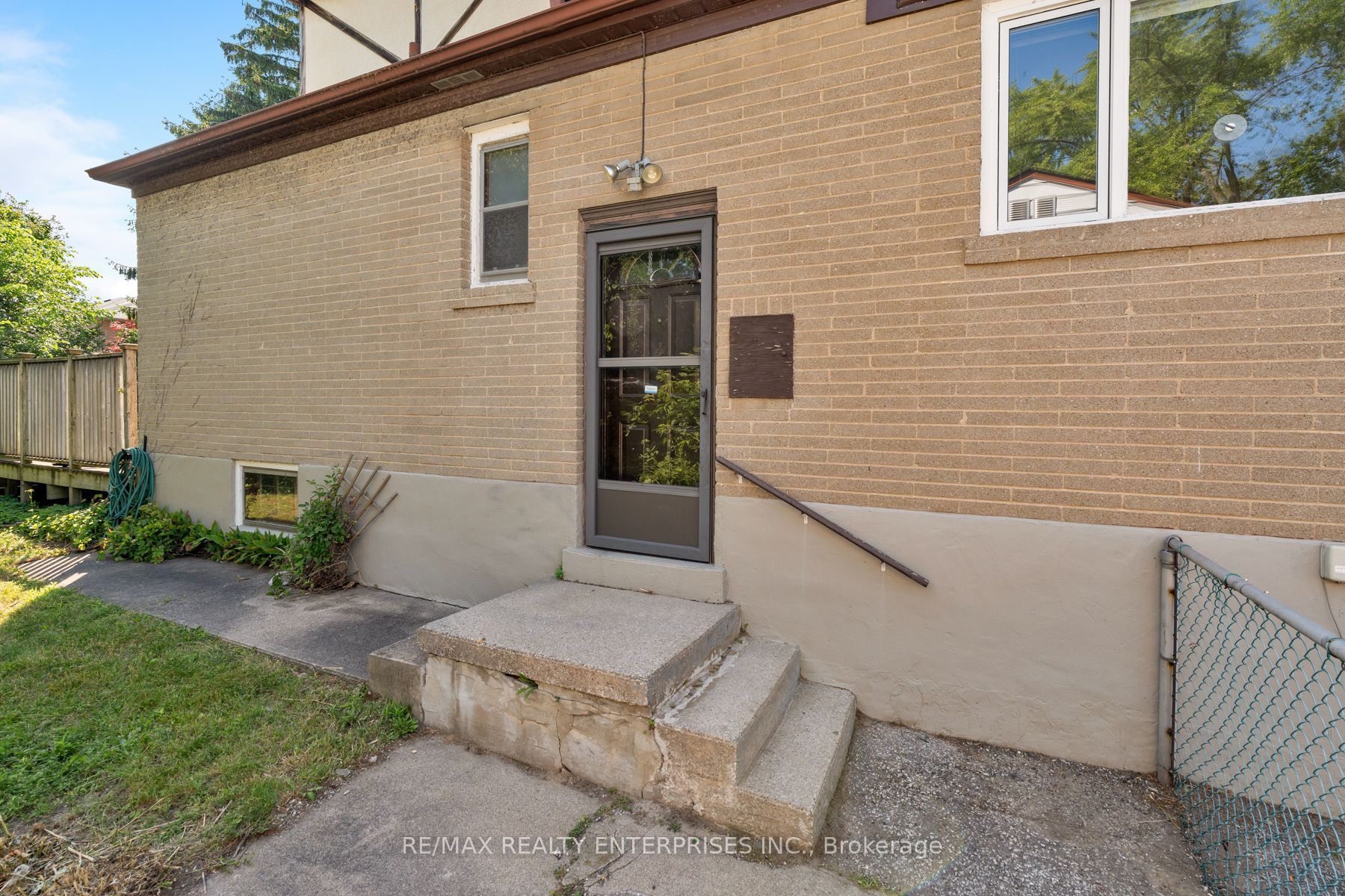 52 Briarwood Avenue Property Photo 28