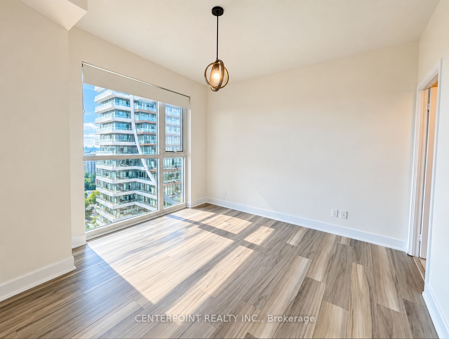 33 Shore Breeze Drive 810 Property Photo 6