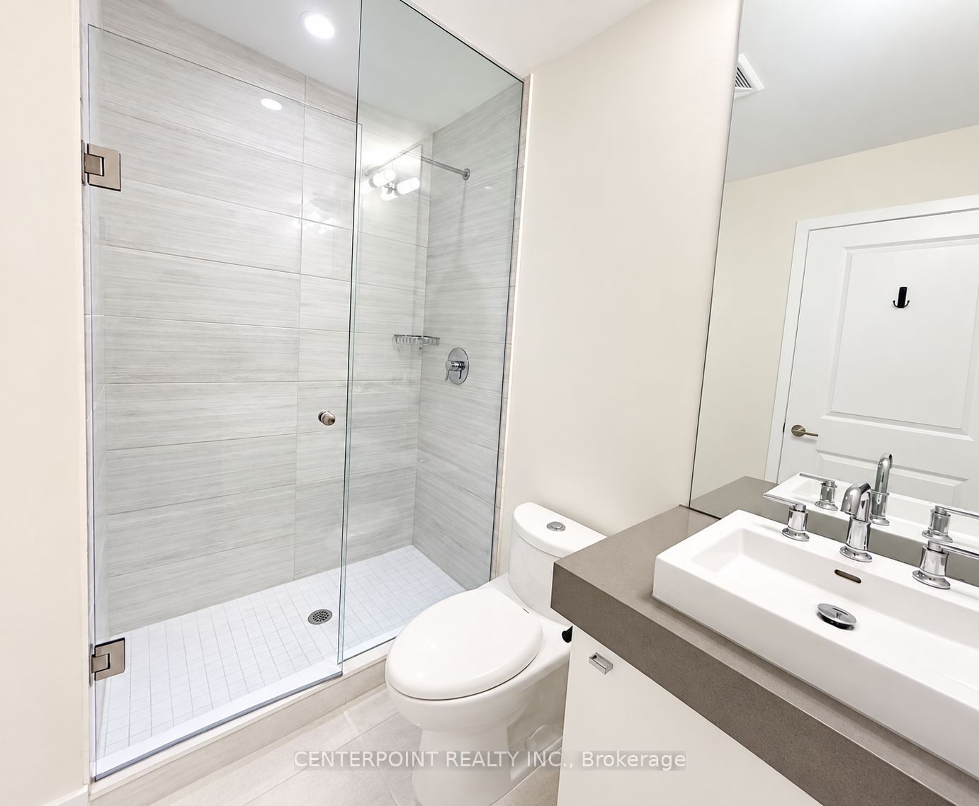 33 Shore Breeze Drive 810 Property Photo 8