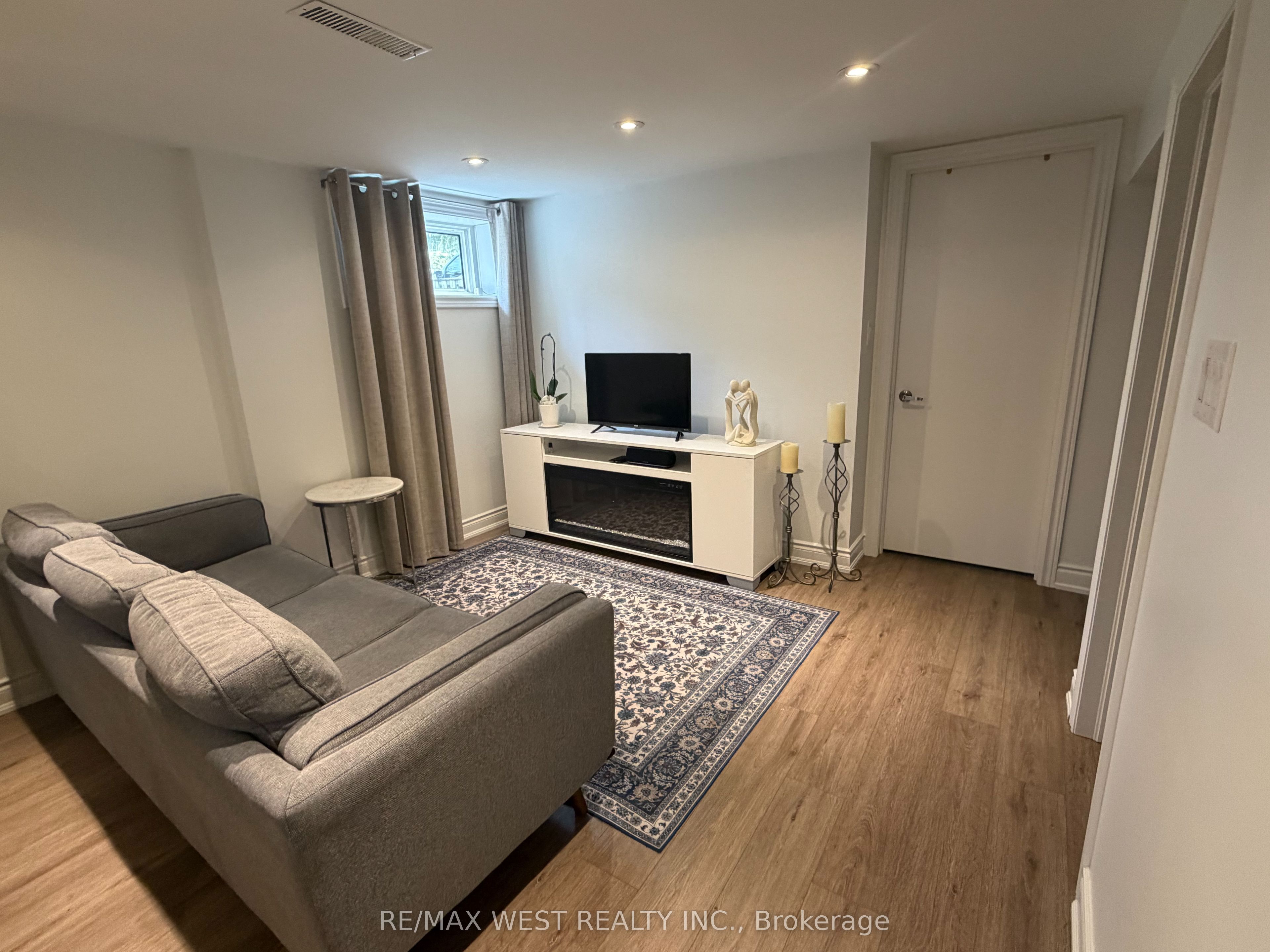 30 Flamborough Drive Bsmt Property Photo 2
