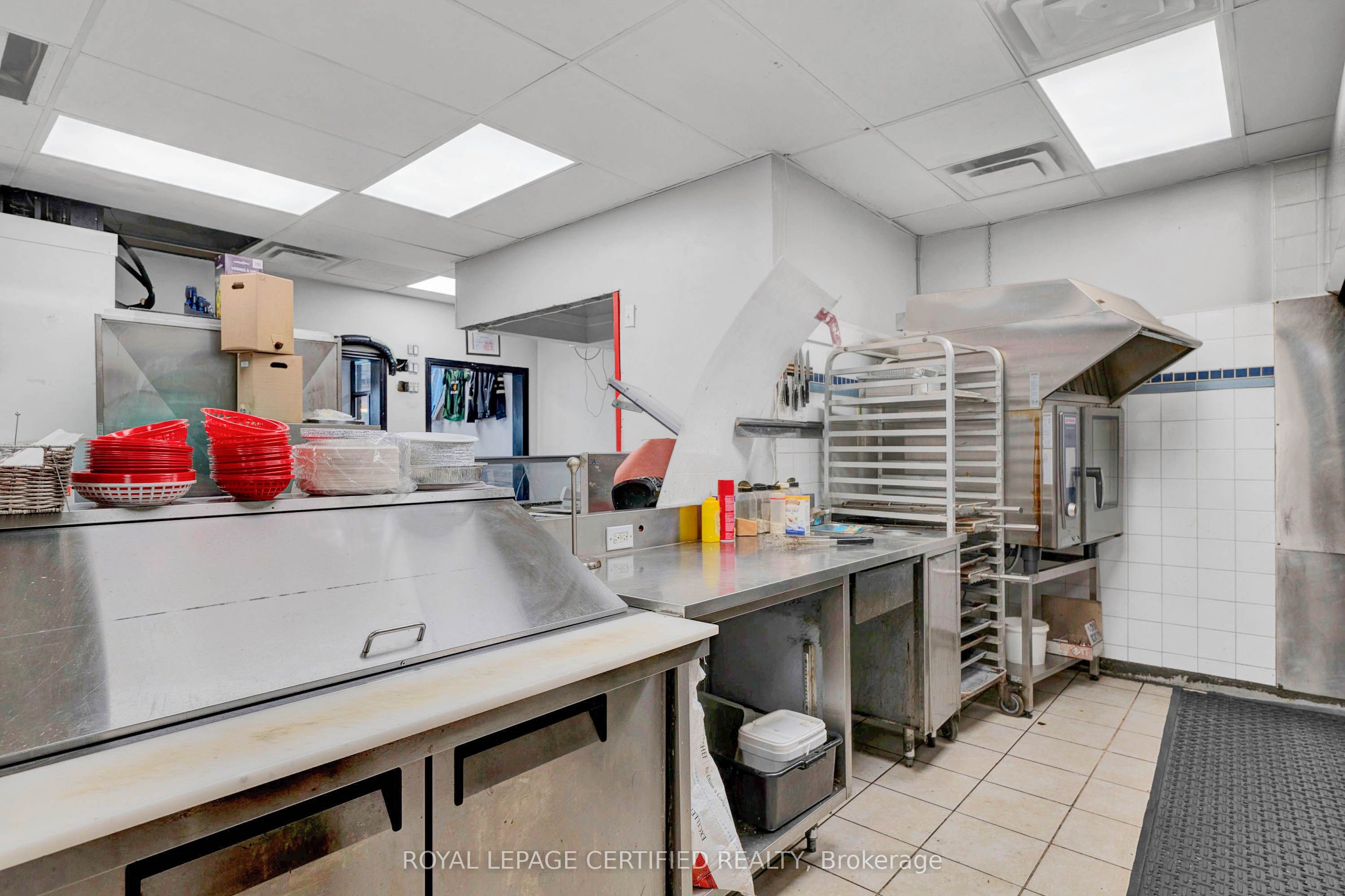 5025 Steeles Avenue W Property Photo 14
