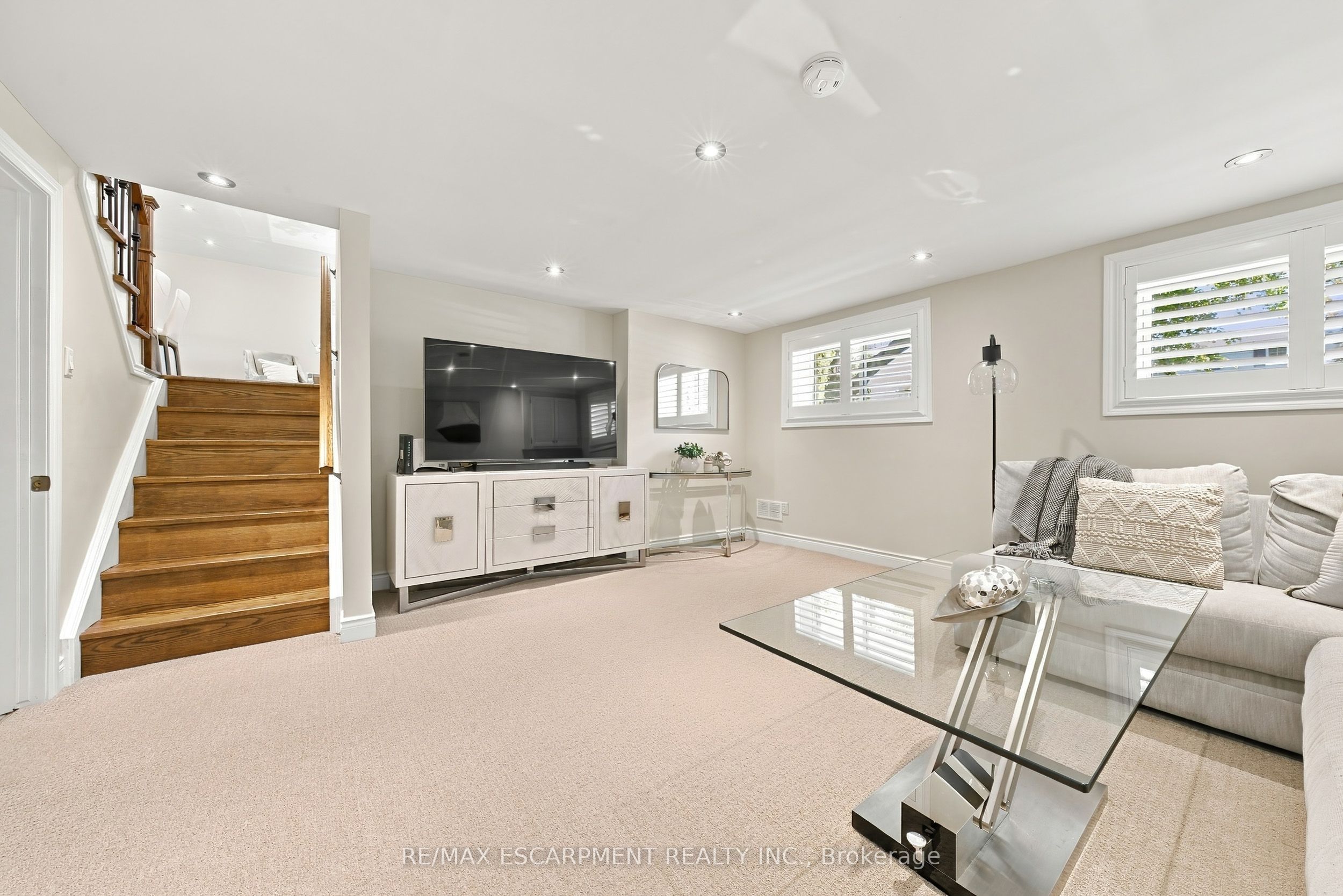 2231 Urwin Crescent Property Photo 20