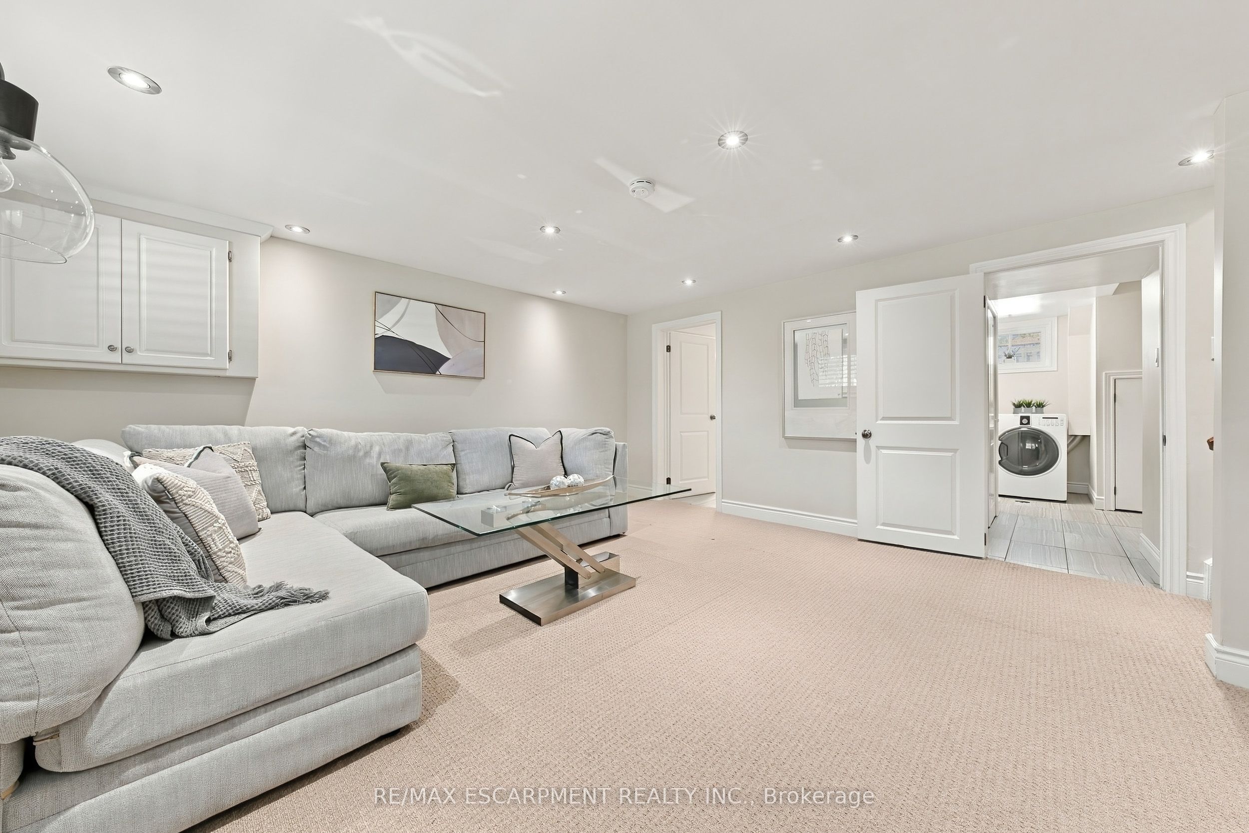 2231 Urwin Crescent Property Photo 22