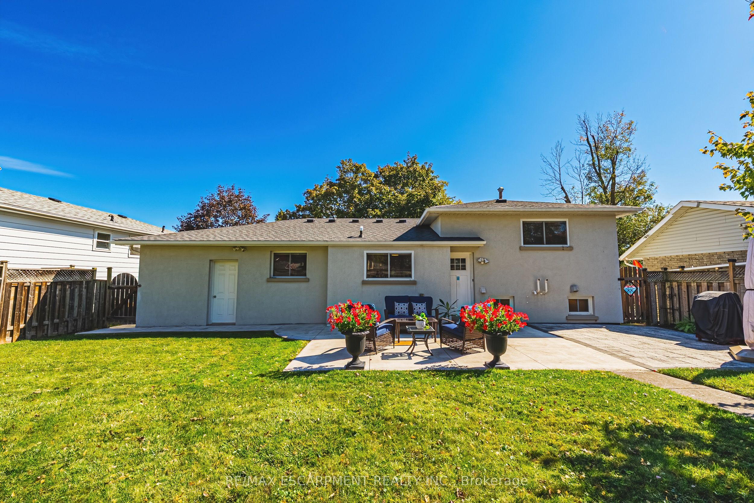 2231 Urwin Crescent Property Photo 27