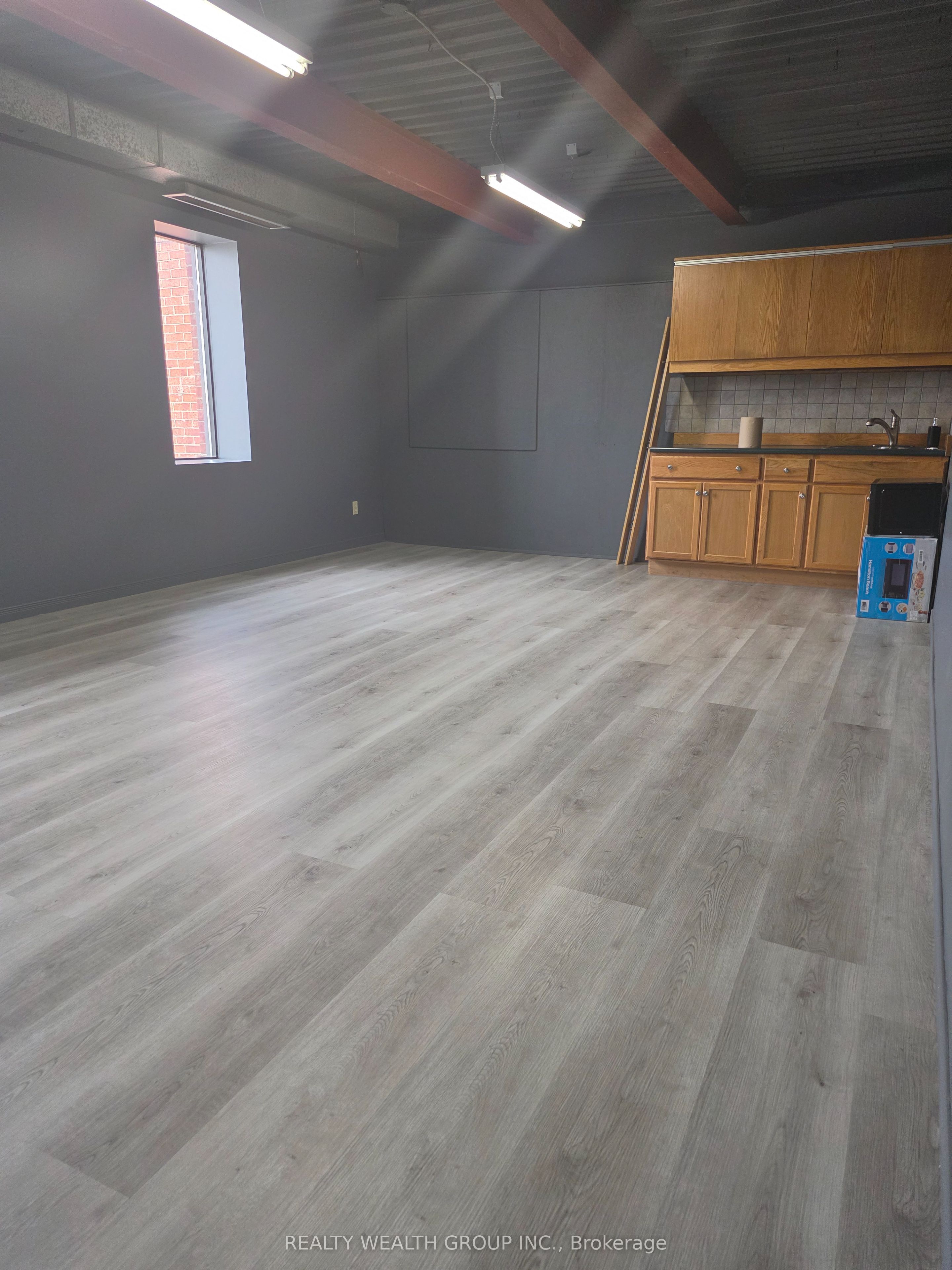23 Strathearn Avenue B Property Photo 7
