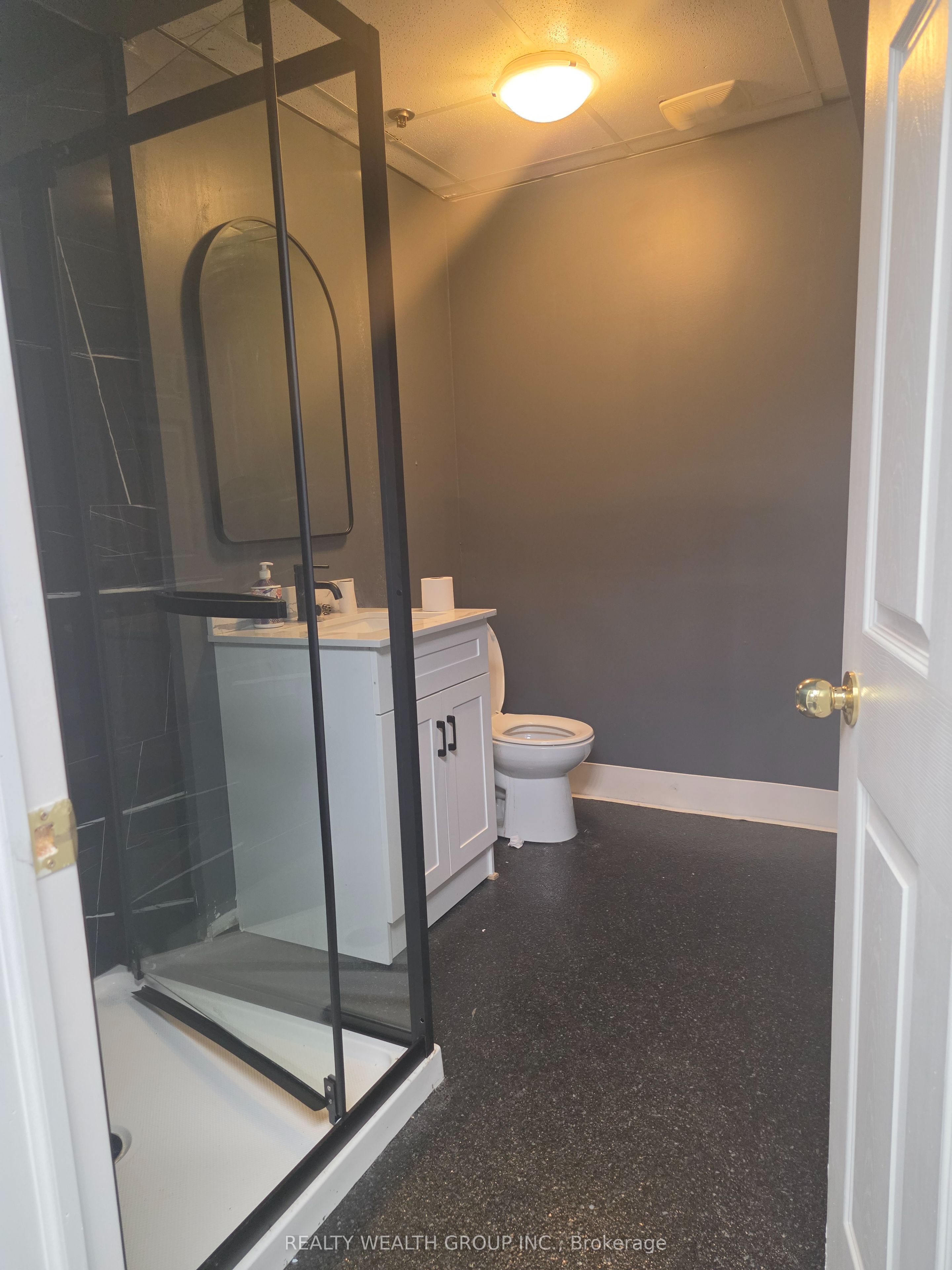 23 Strathearn Avenue B Property Photo 9