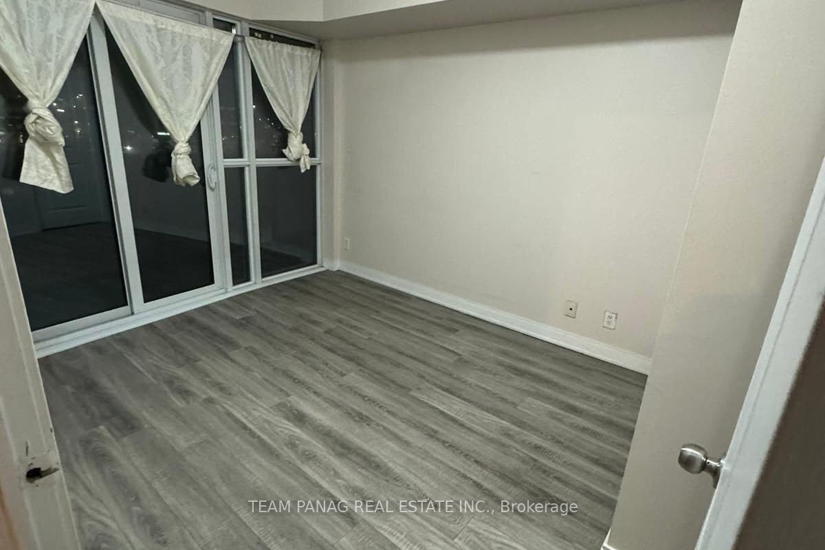 60 Absolute Avenue 504 Property Photo 10