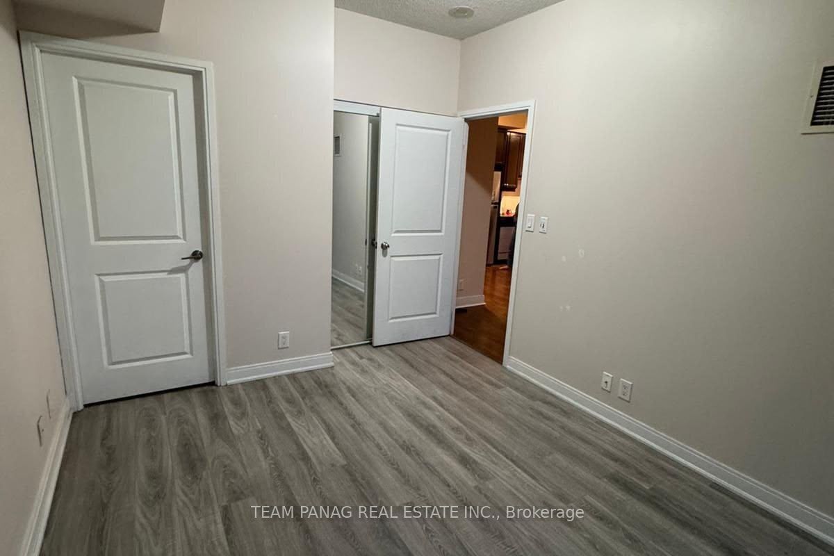60 Absolute Avenue 504 Property Photo 17