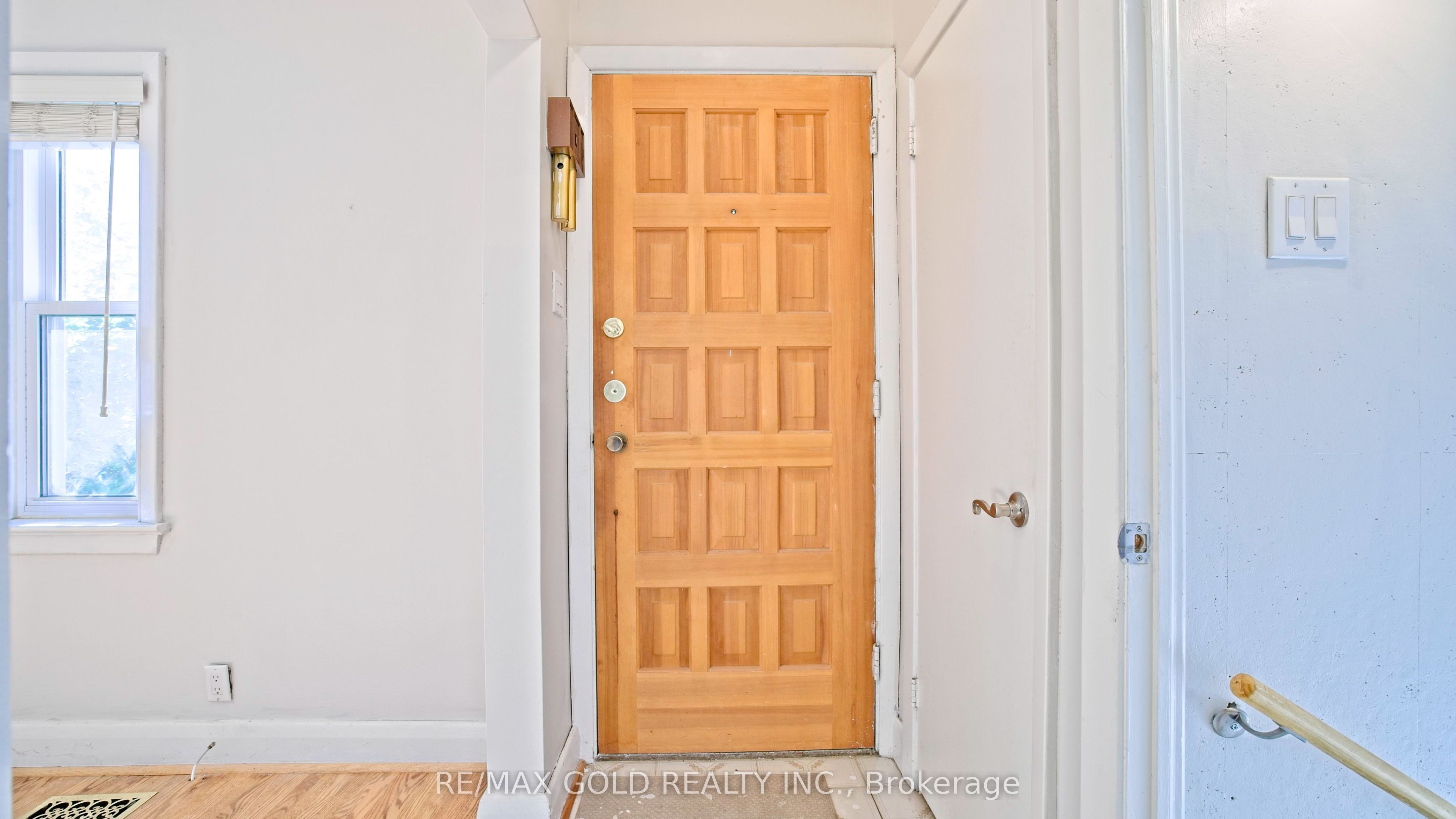 11 Pine Avenue N Property Photo 8