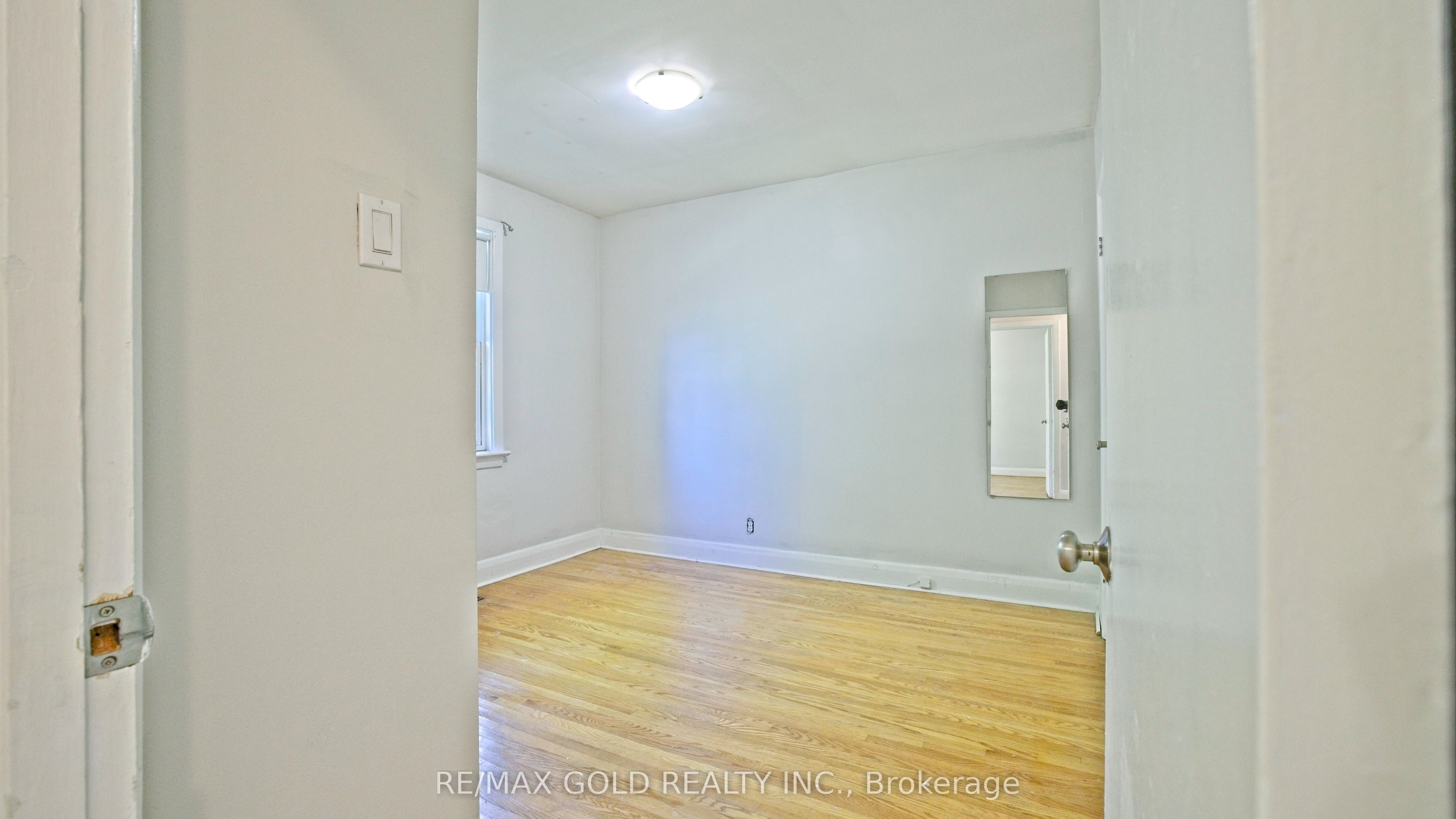 11 Pine Avenue N Property Photo 21