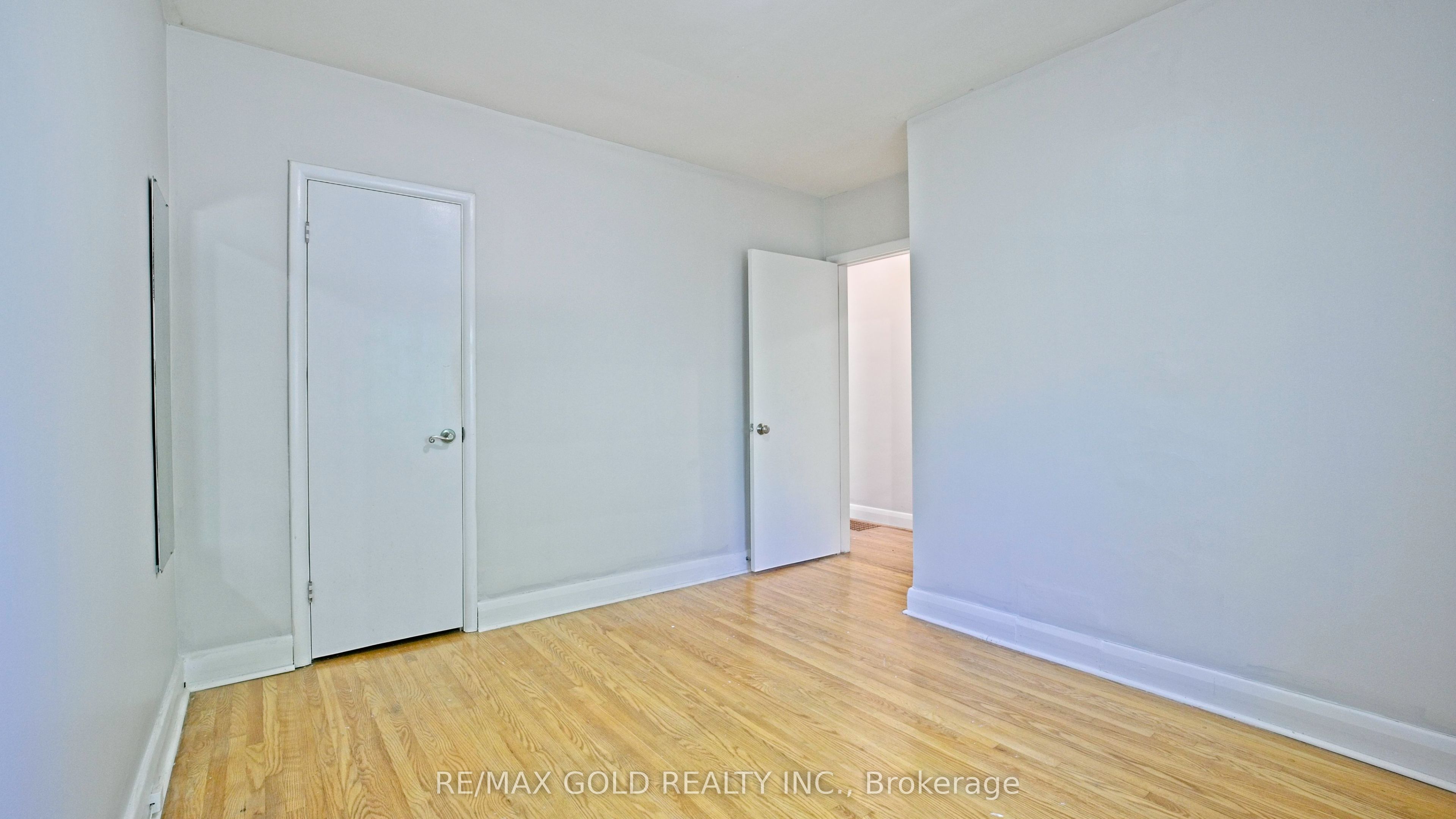 11 Pine Avenue N Property Photo 23