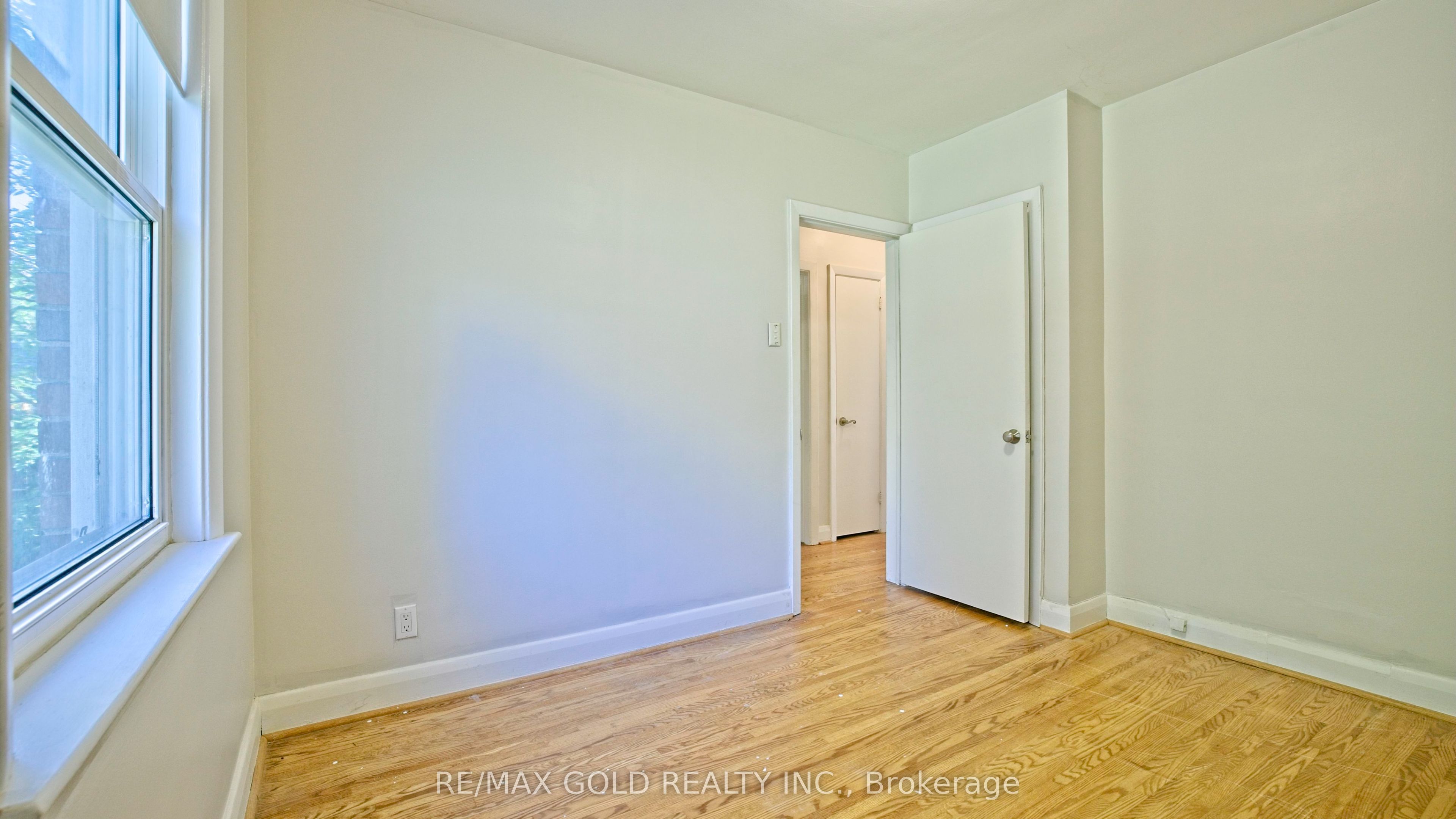 11 Pine Avenue N Property Photo 25
