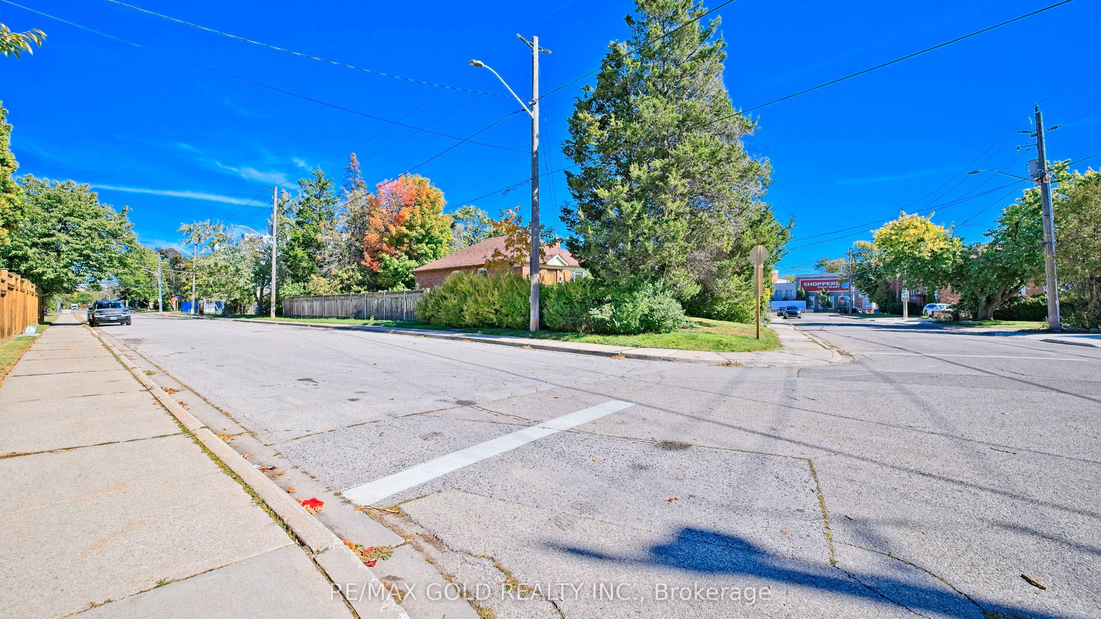11 Pine Avenue N Property Photo 29